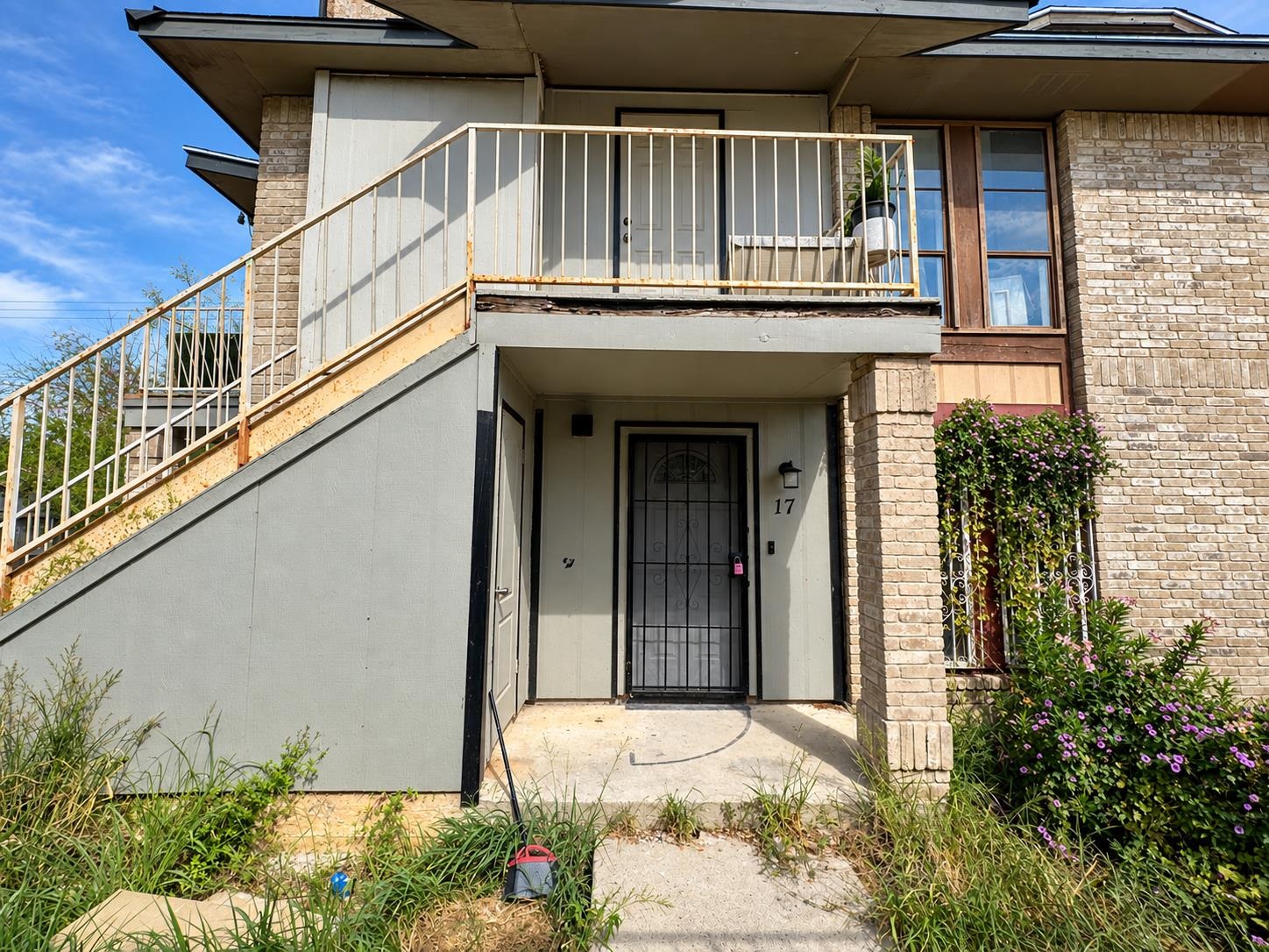 412 Gale St 17 Property Photo 1
