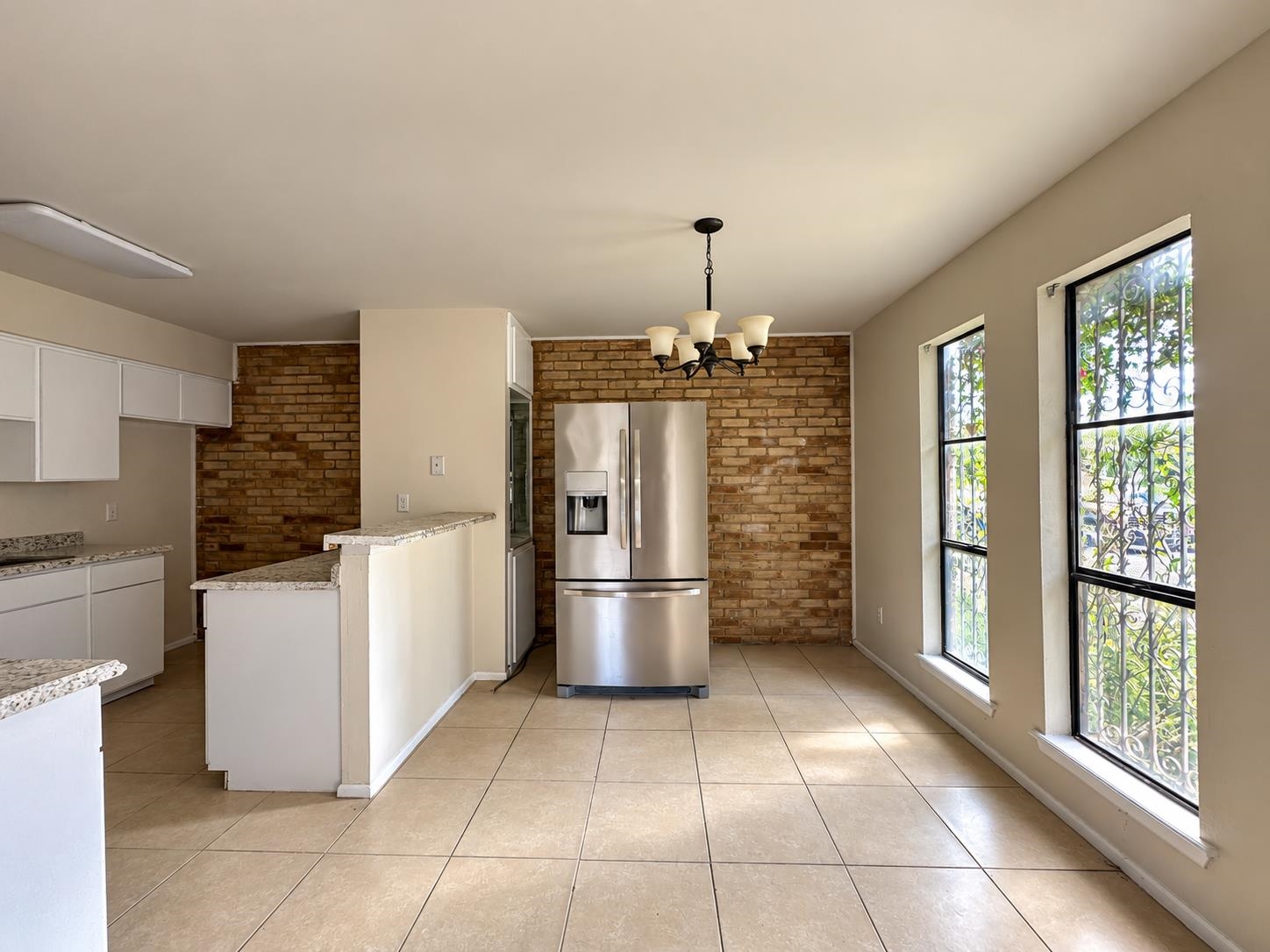 412 Gale St 17 Property Photo 4