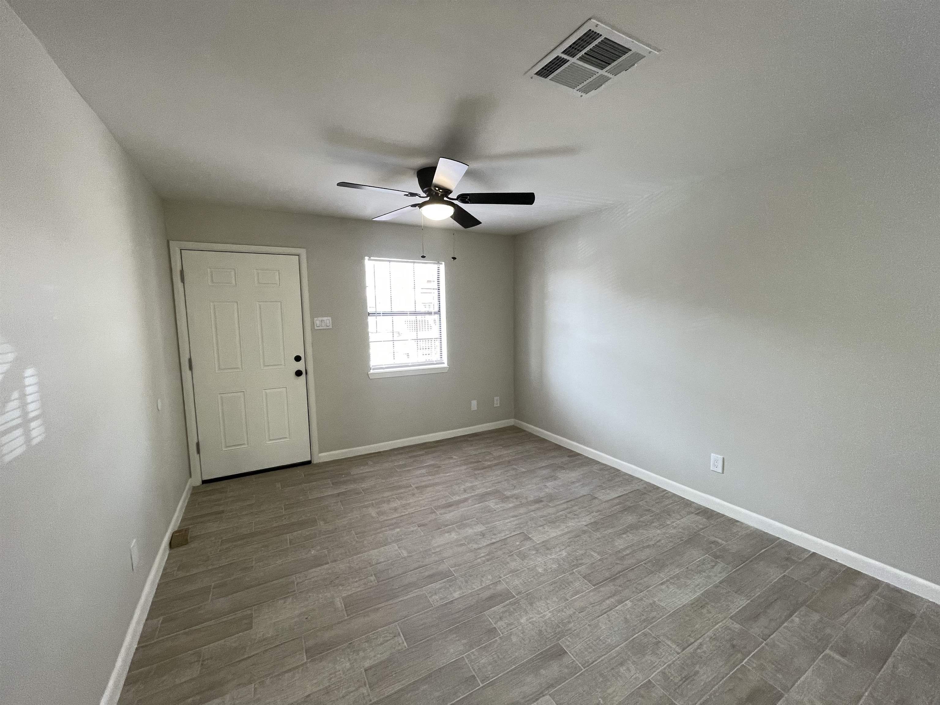 3005 E Price St 2 Property Photo 2