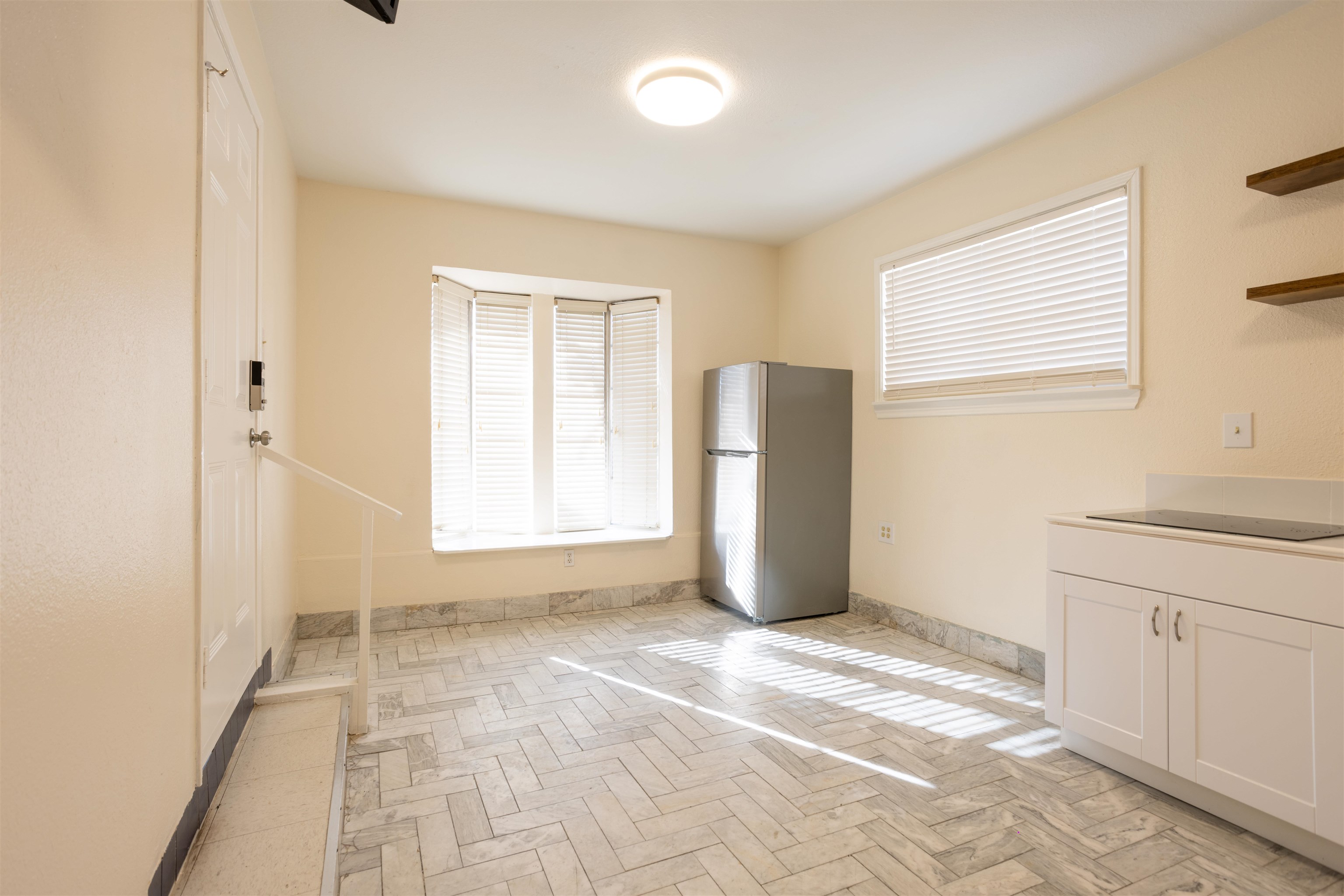 5009 San Francisco Ave D Property Photo 7