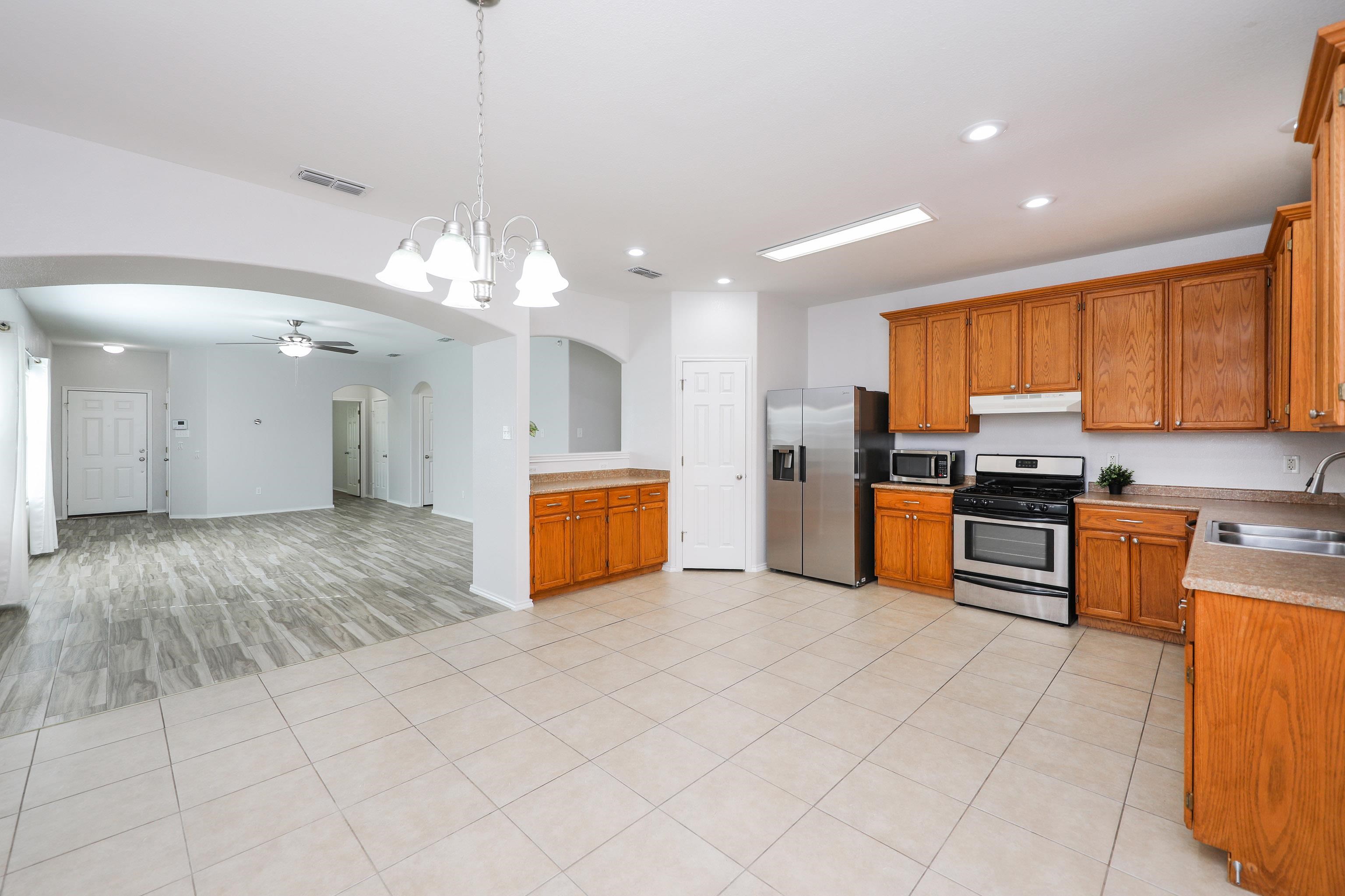 217 Kahlo Lp Property Photo 8