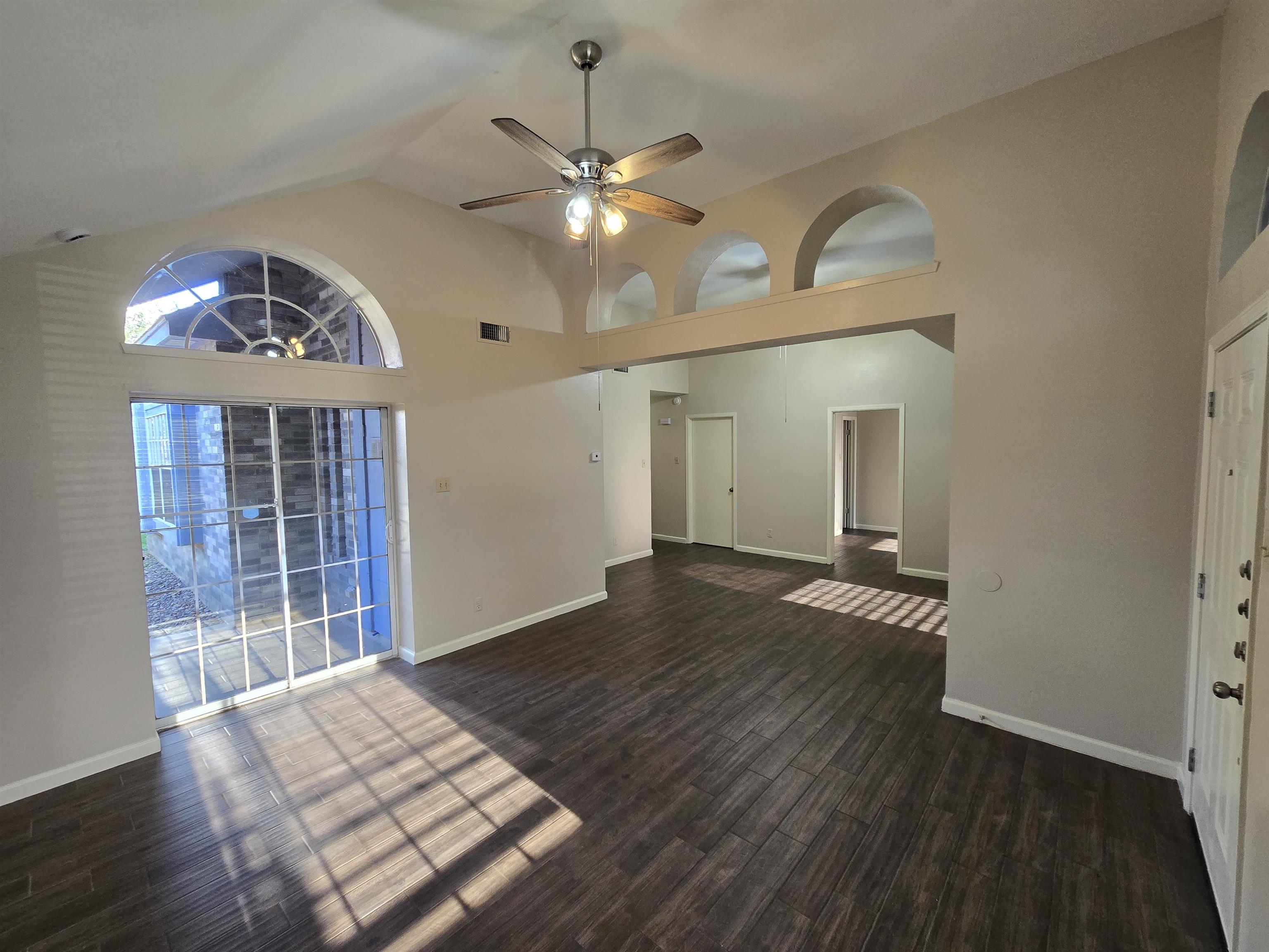 103 Lynn Lp Property Photo 4
