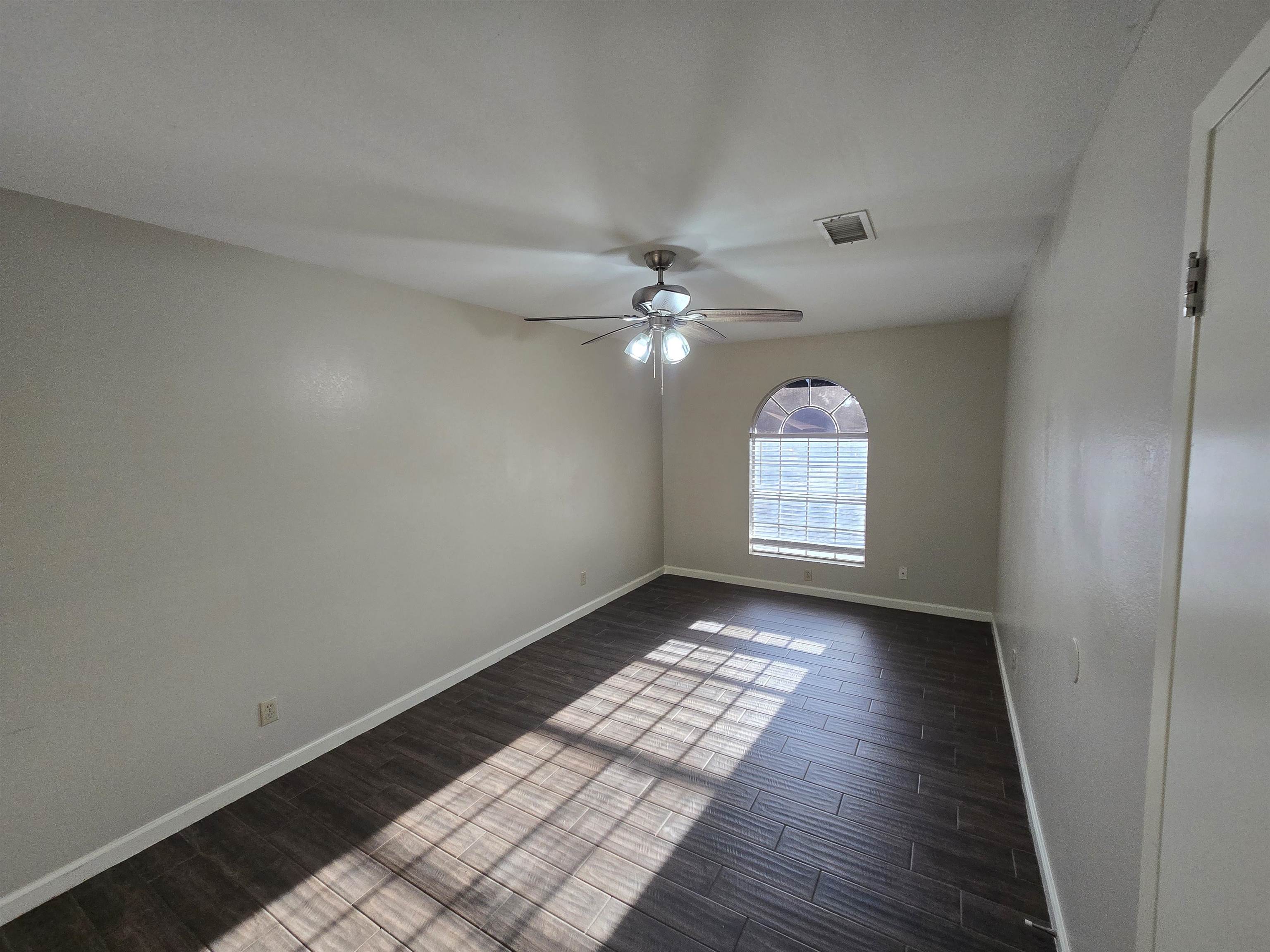 103 Lynn Lp Property Photo 10