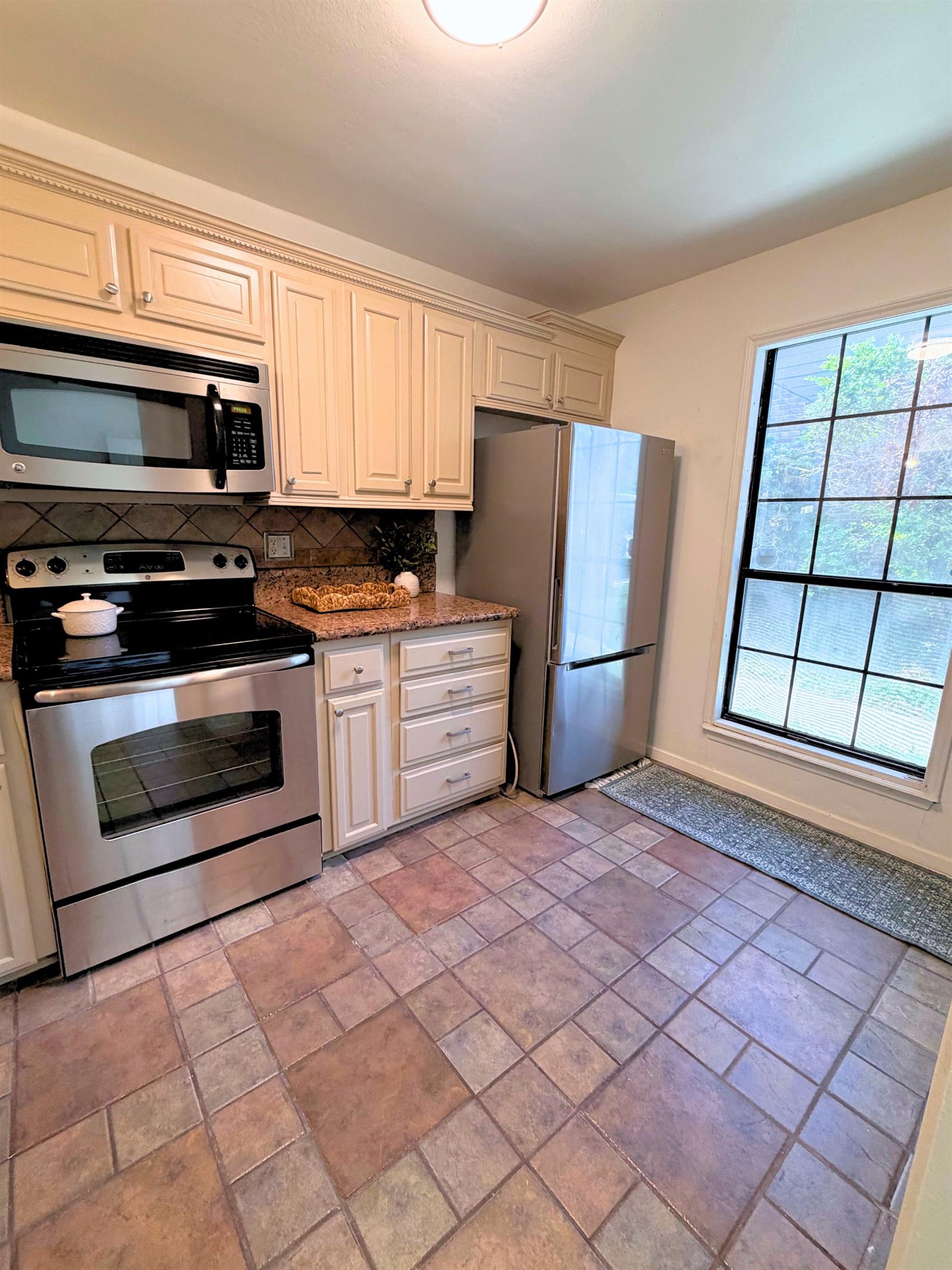 200 Martingale Ln 120 Property Photo 7