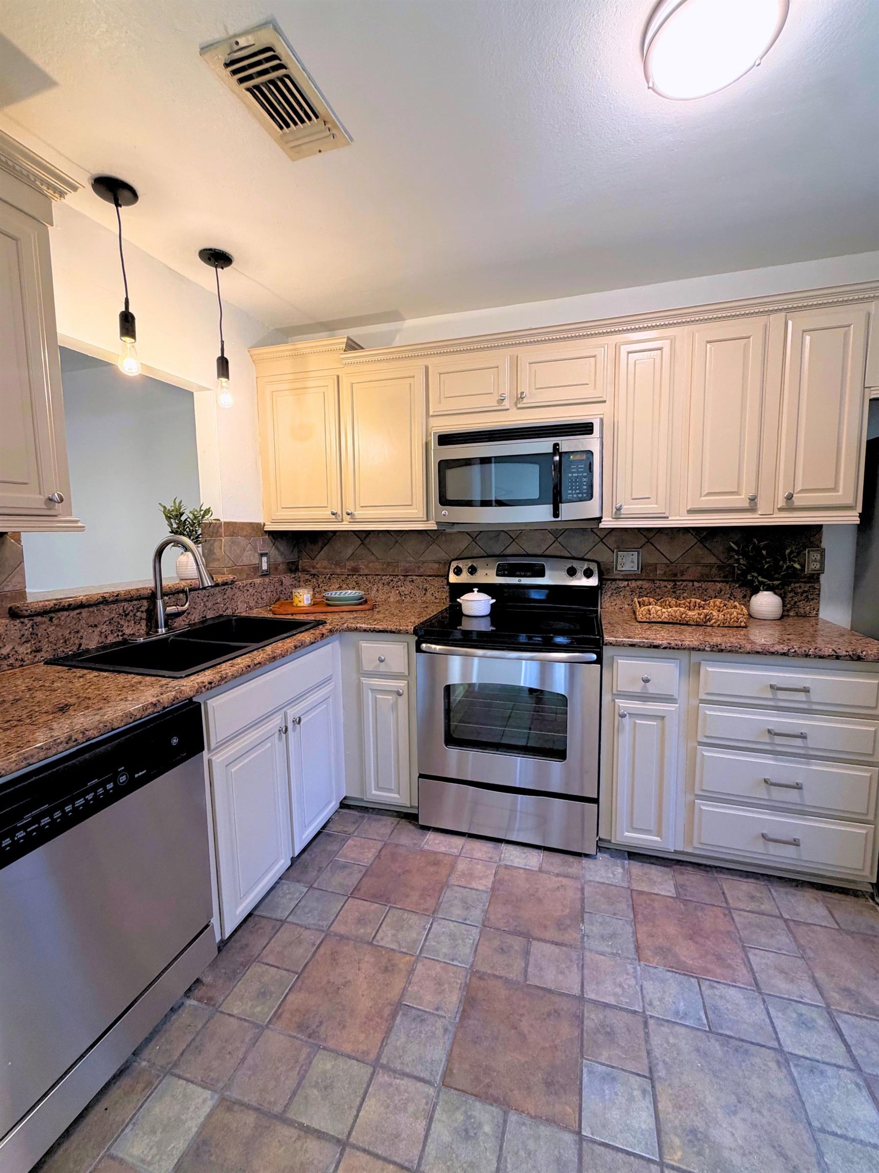 200 Martingale Ln 120 Property Photo 8