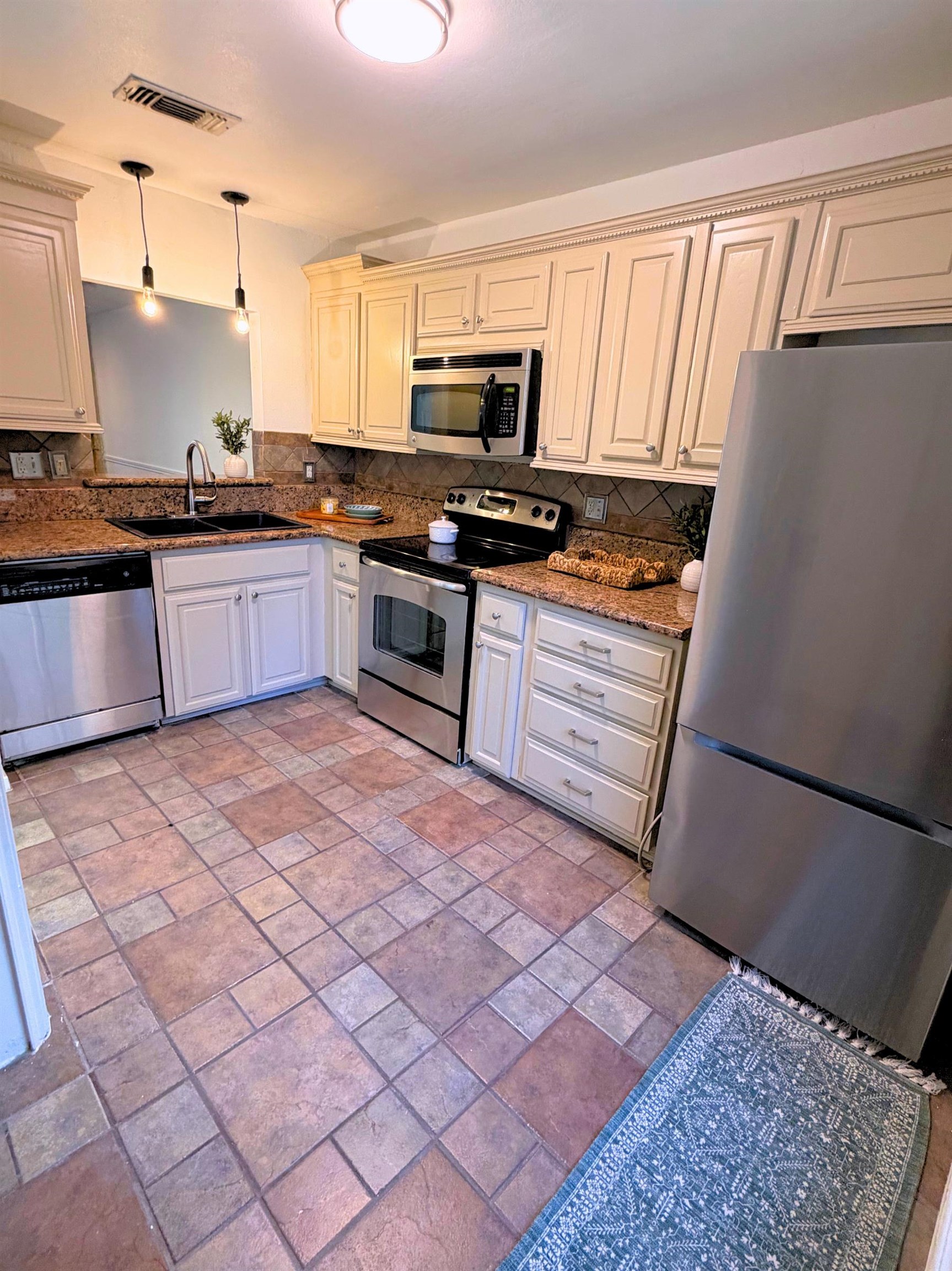 200 Martingale Ln 120 Property Photo 9