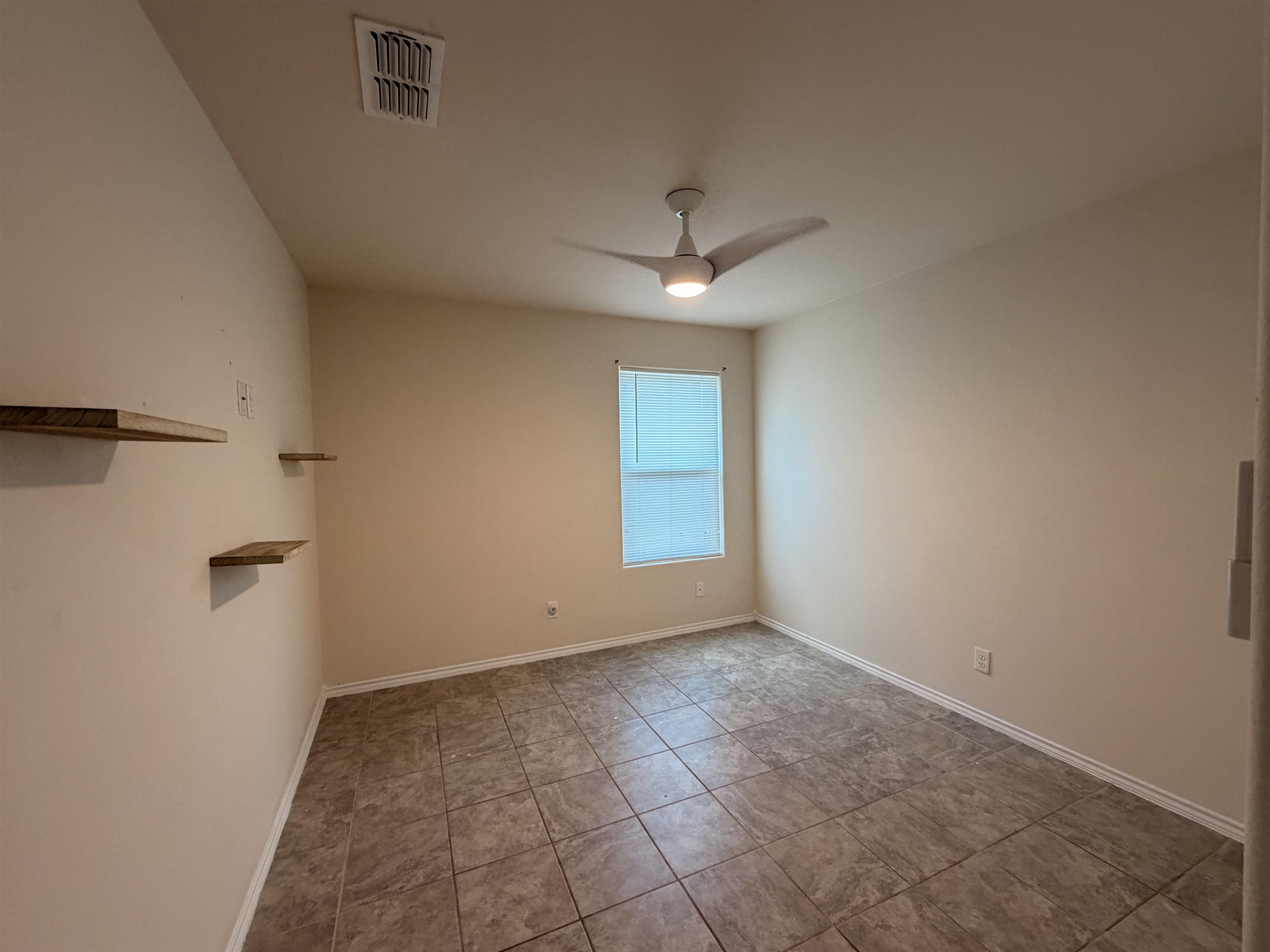 2407 La Parra Ln. Property Photo 8