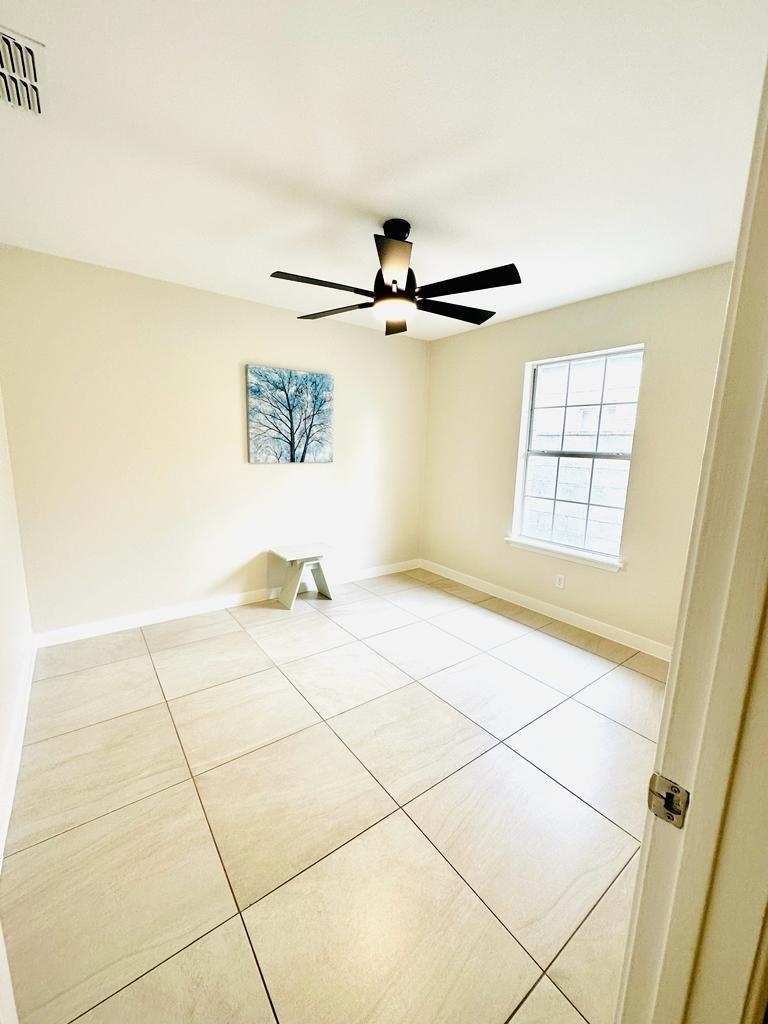 9816 Center Rd Property Photo 14