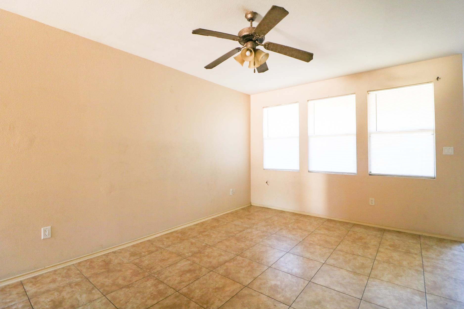 9310 Albany Dr 17 Property Photo 6