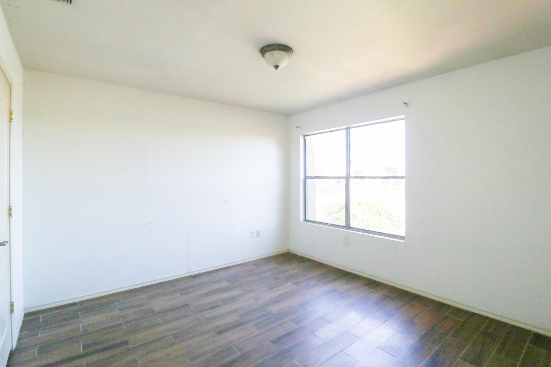 9310 Albany Dr 17 Property Photo 8