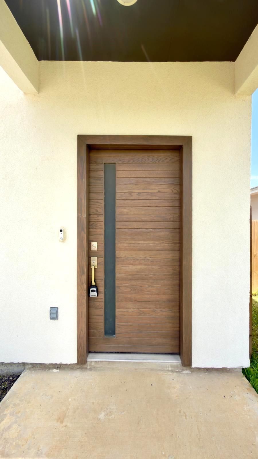 1521 Hebilla Ln. Property Photo 2