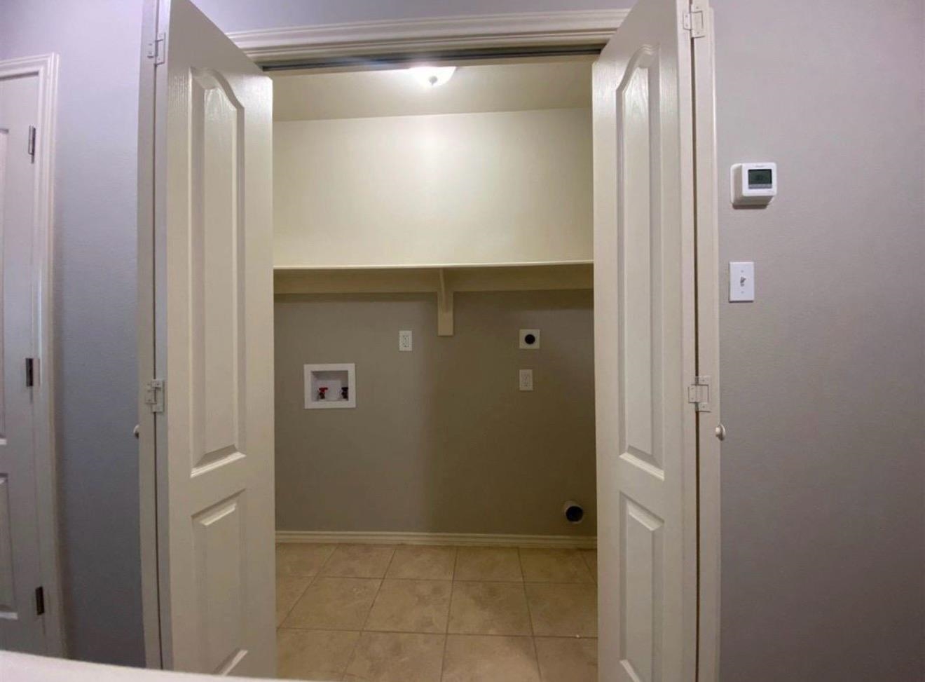 137 Niagara Dr. 137 Property Photo 11