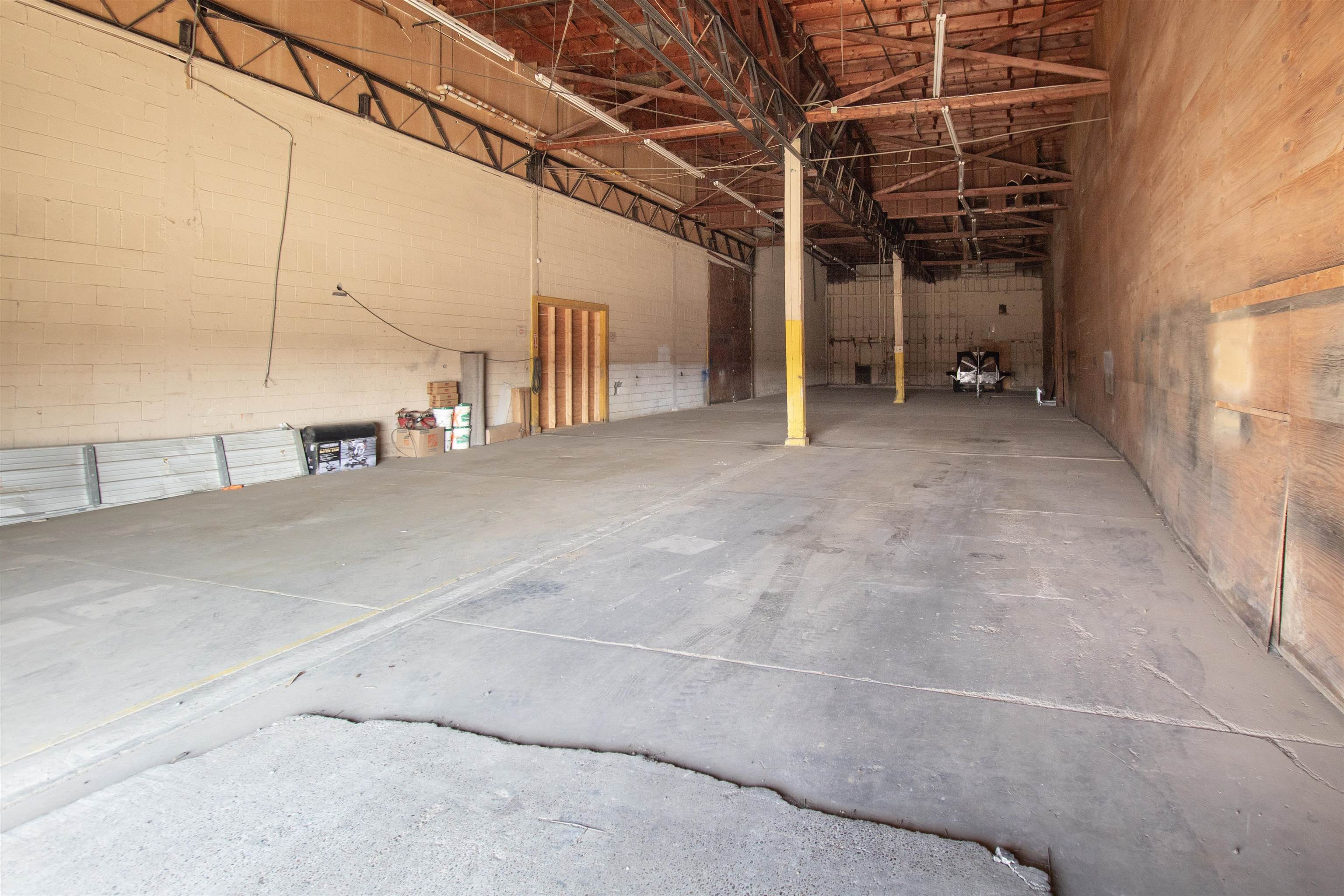 2015 Pappas St Property Photo 5