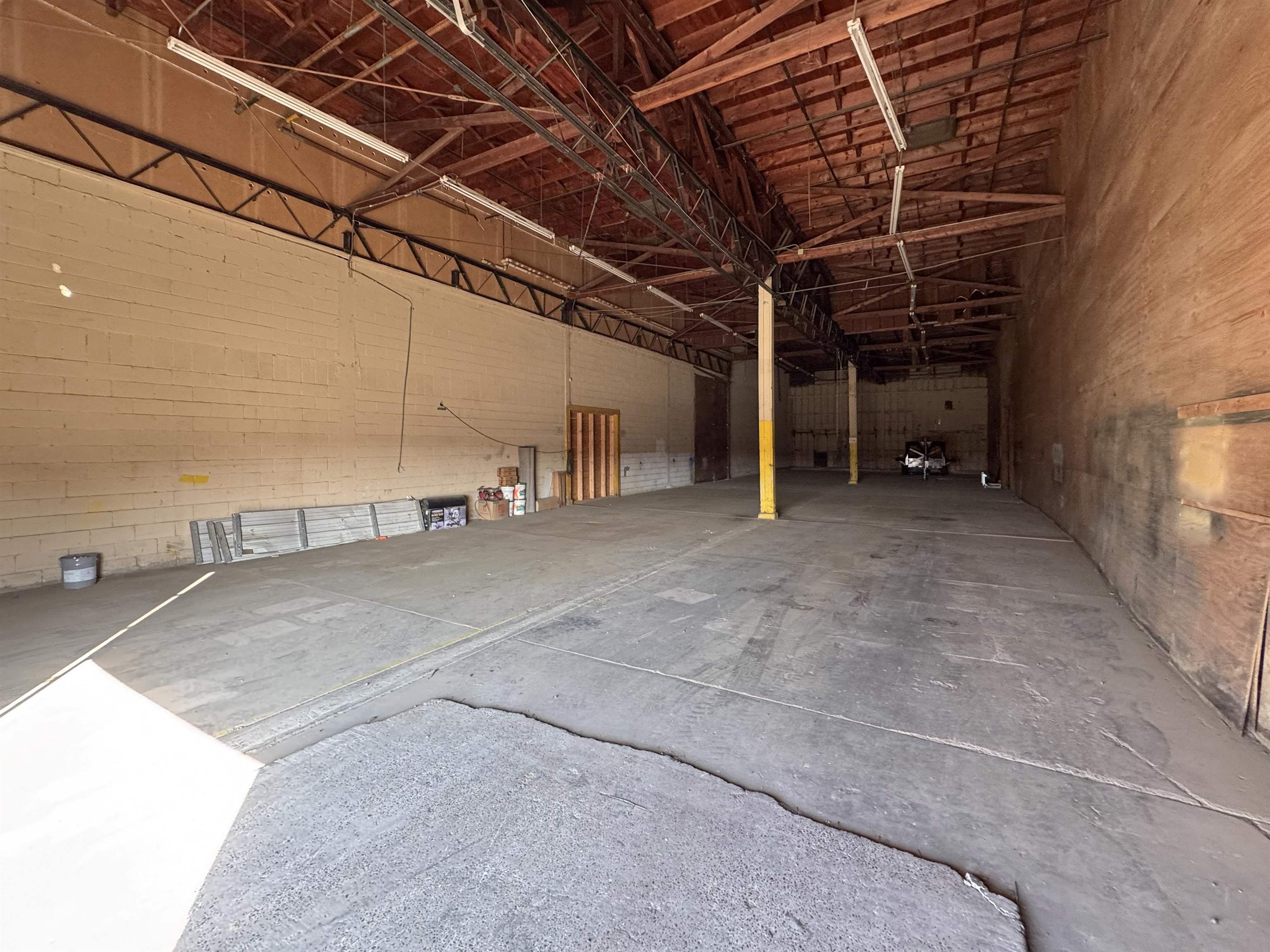 2015 Pappas St Property Photo 7