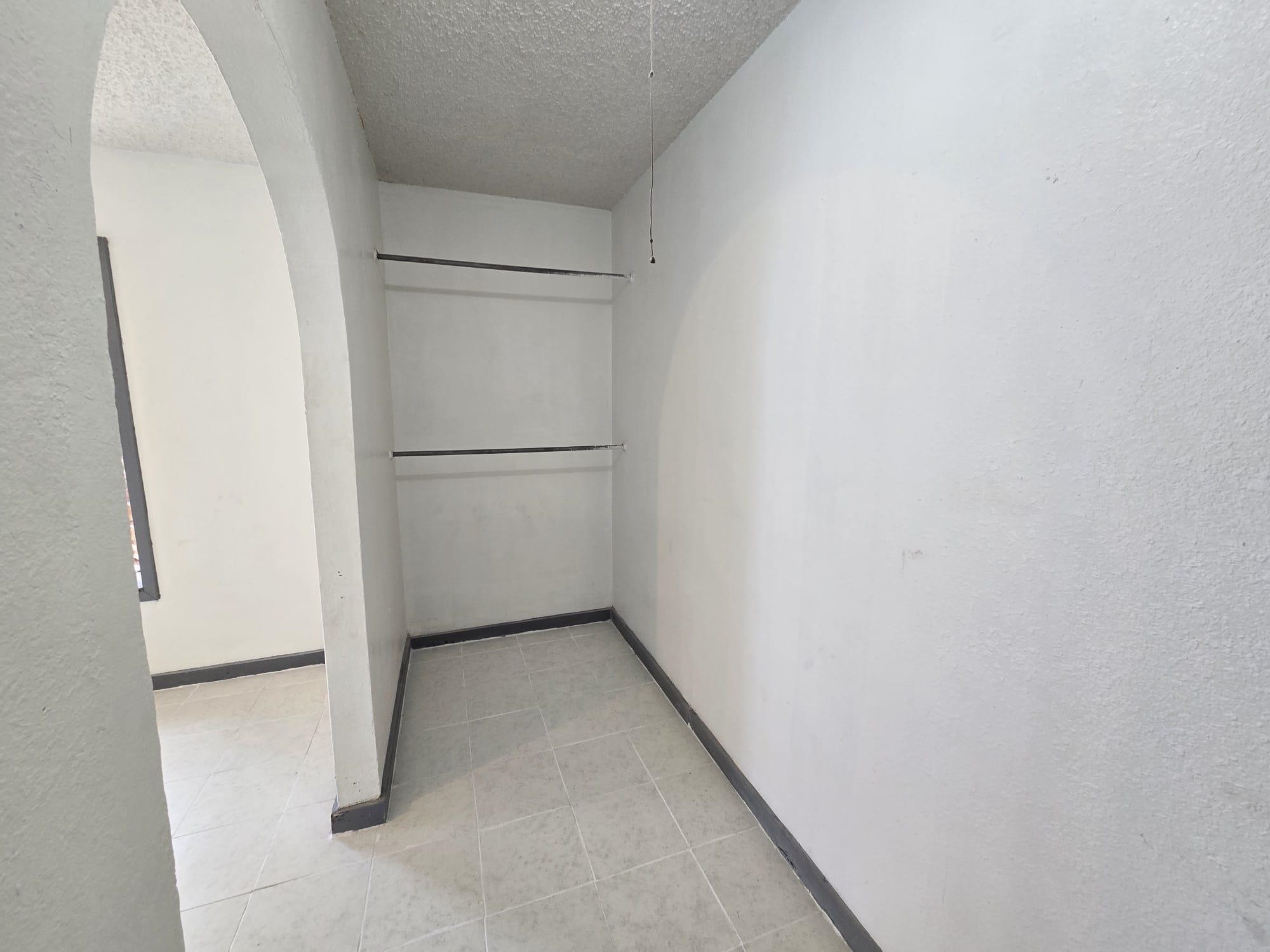 1518 Scott St 1 Property Photo 5