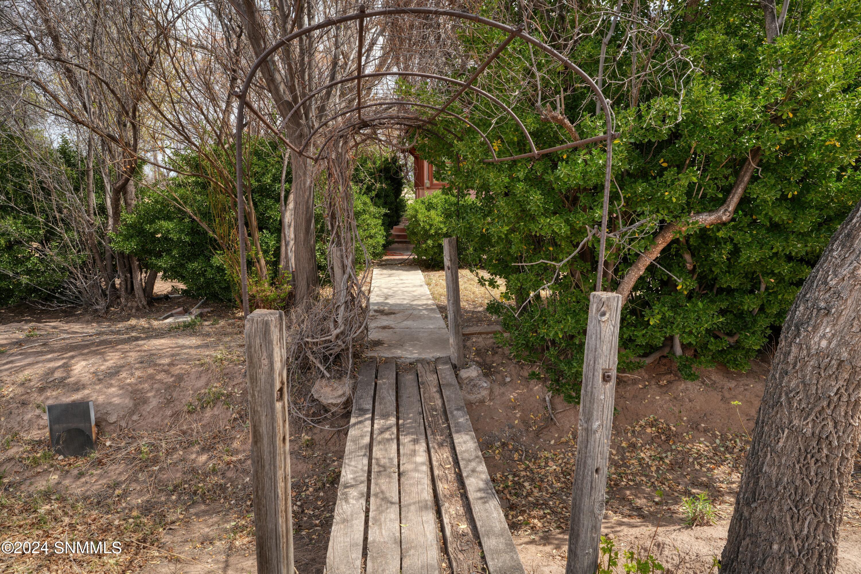 2090 Snow Road Property Photo 11