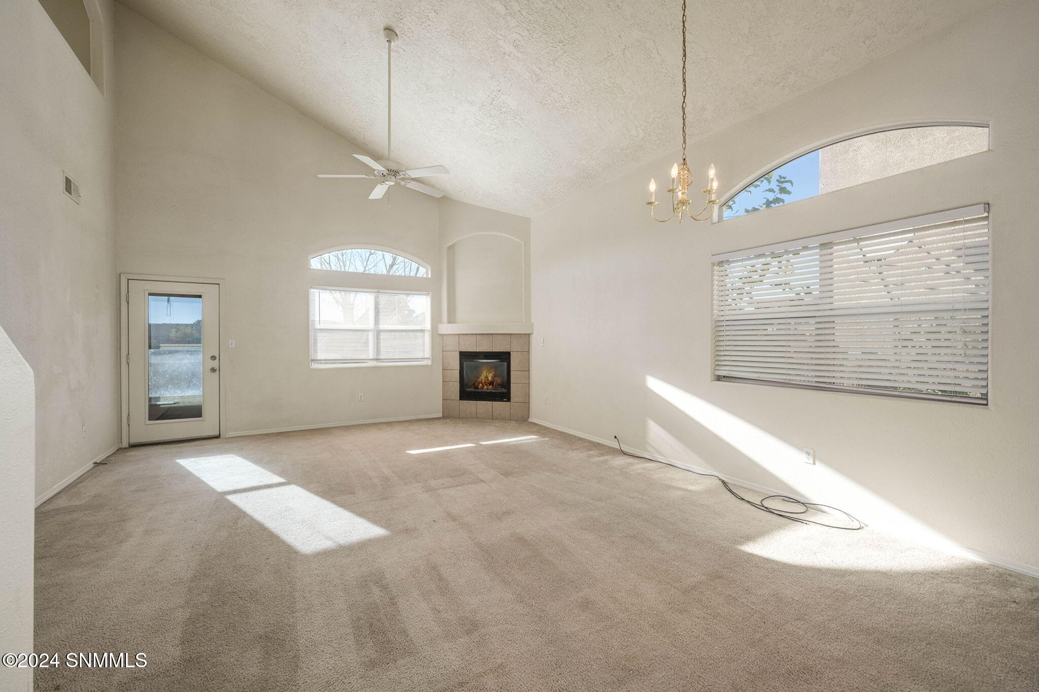 2113 Windsor Place Property Photo 5