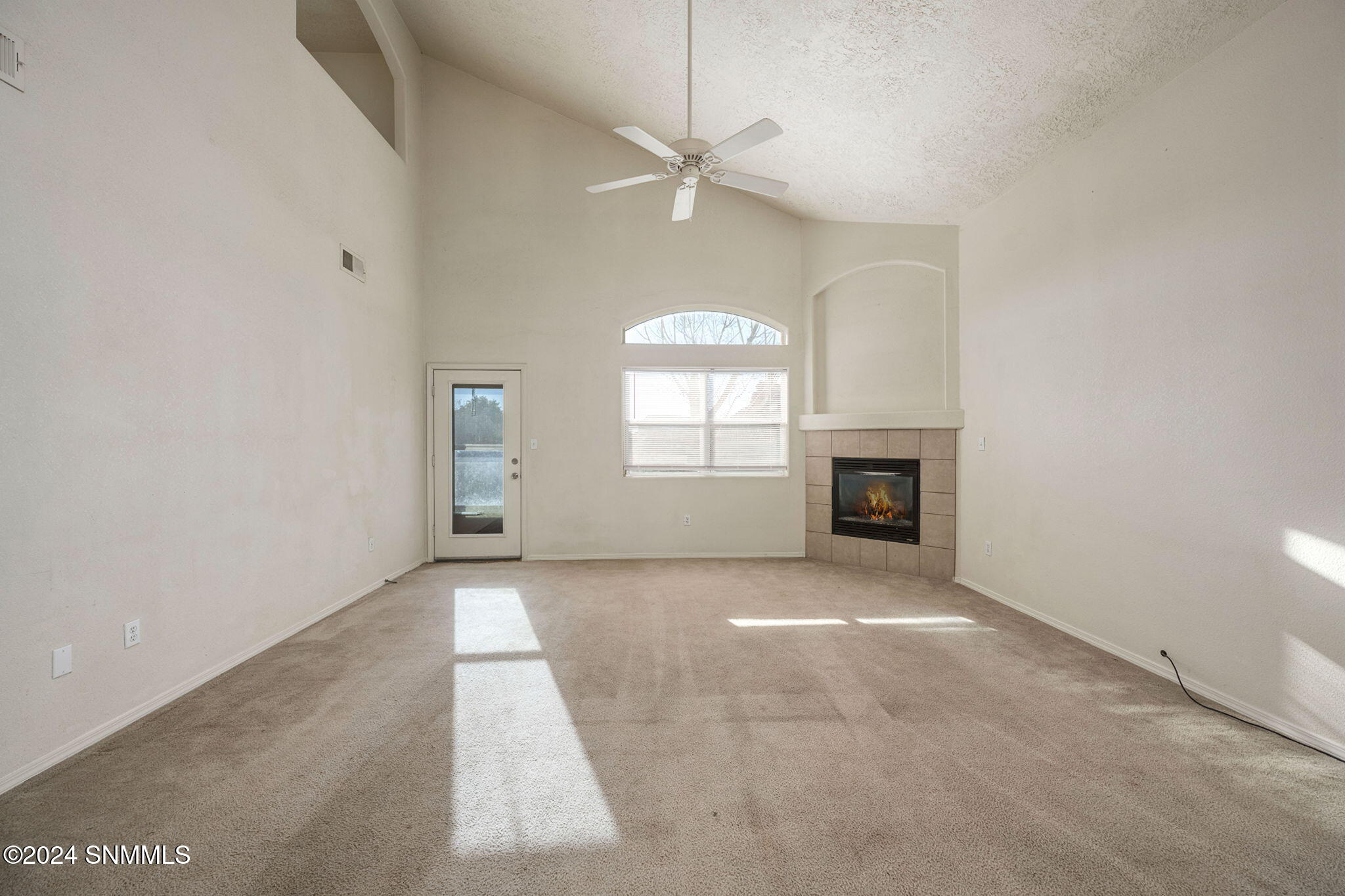 2113 Windsor Place Property Photo 6