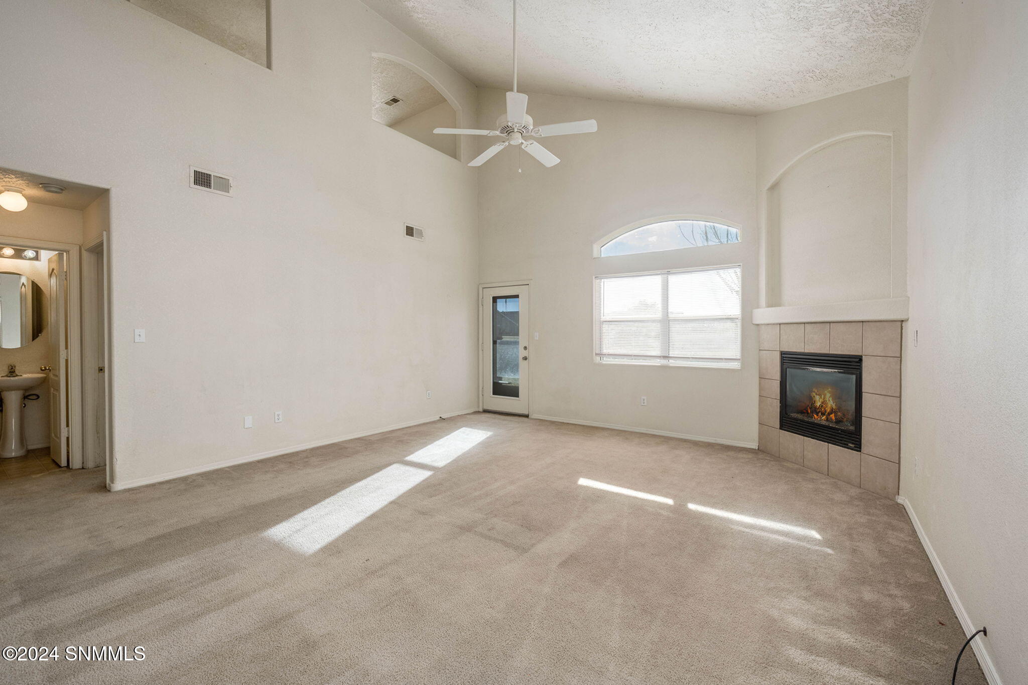 2113 Windsor Place Property Photo 7