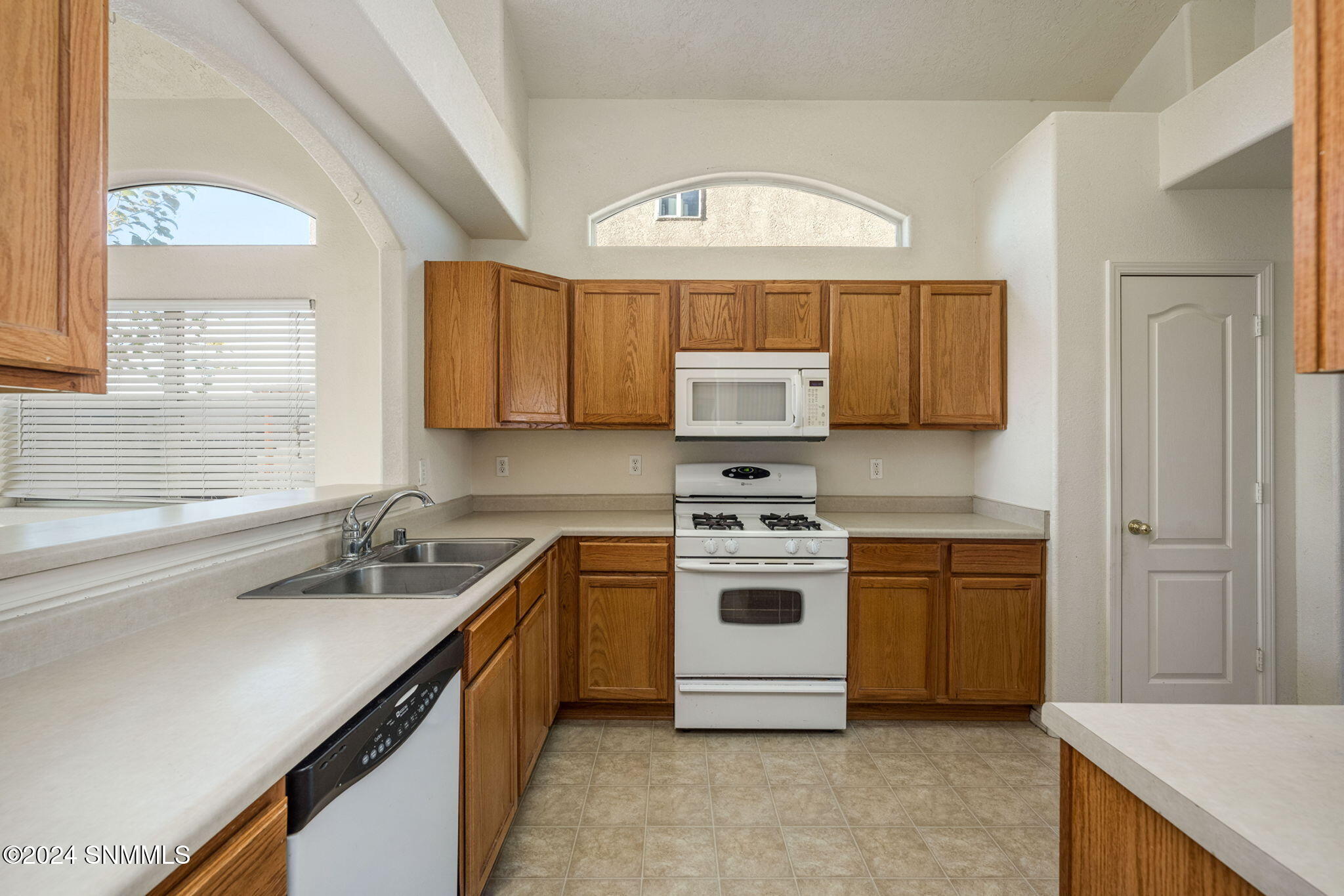 2113 Windsor Place Property Photo 11
