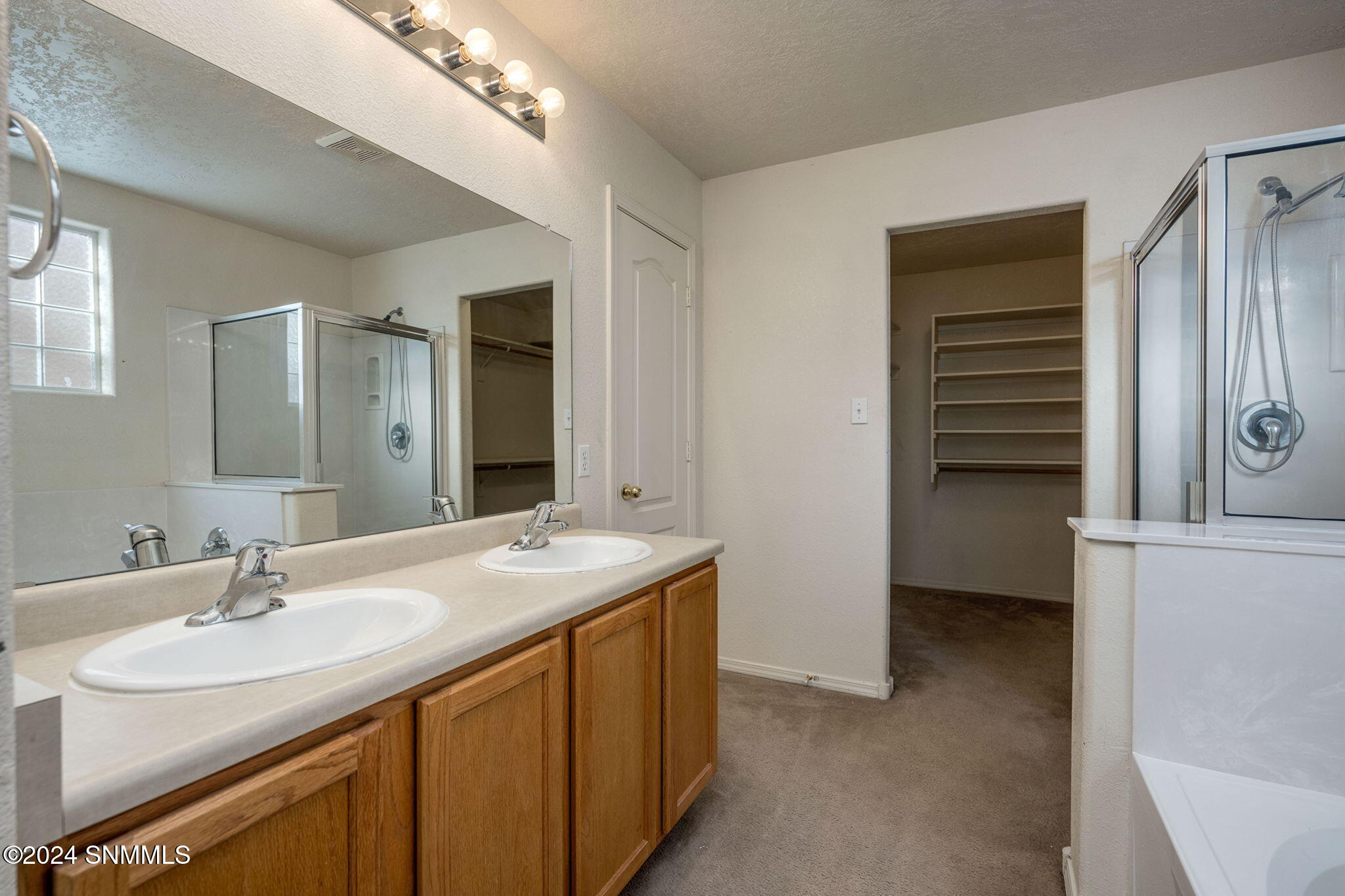 2113 Windsor Place Property Photo 19