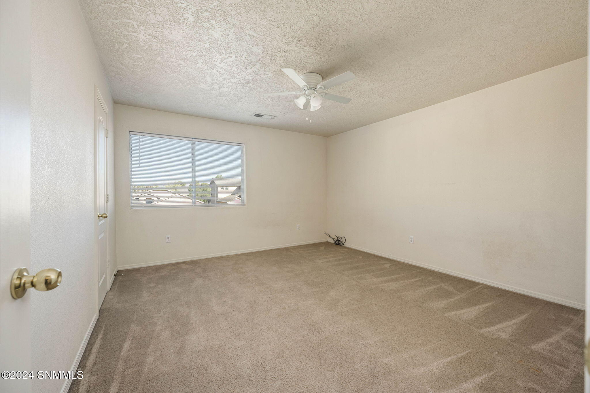 2113 Windsor Place Property Photo 32