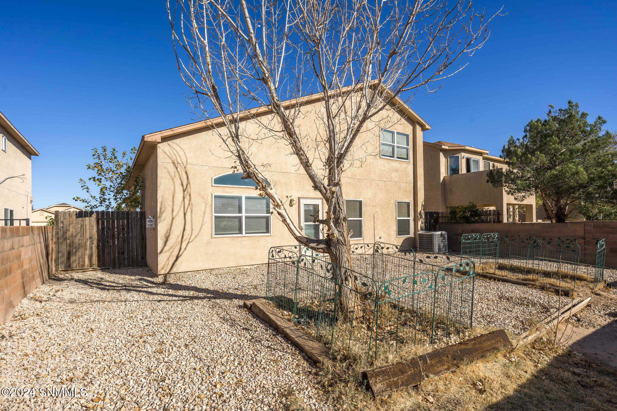 2113 Windsor Place Property Photo 37