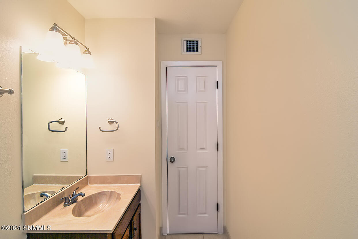 1345 E Branson Avenue 4b Property Photo 20