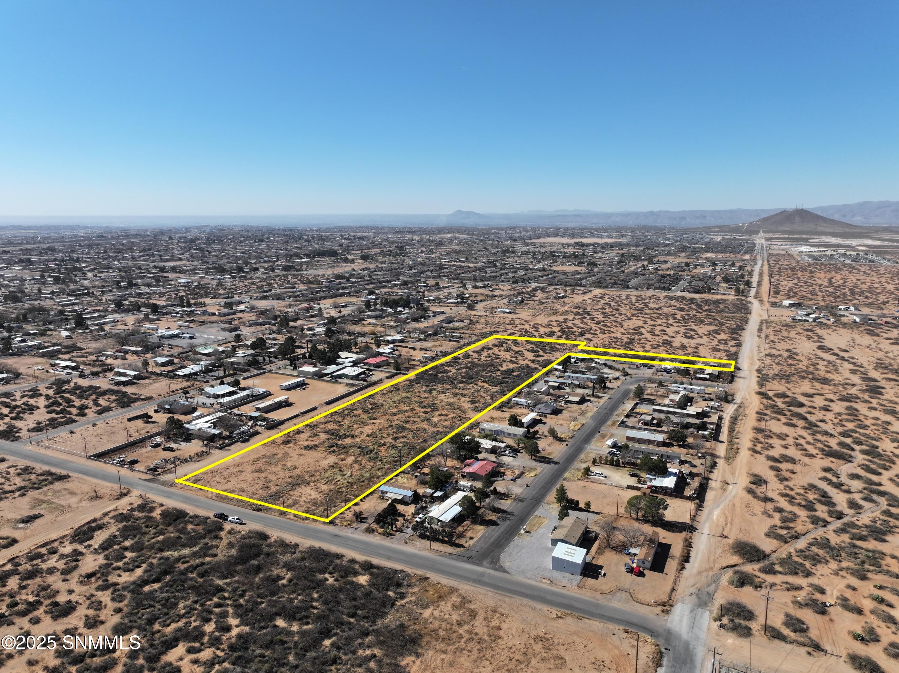 5811 Mesa Drive Property Photo