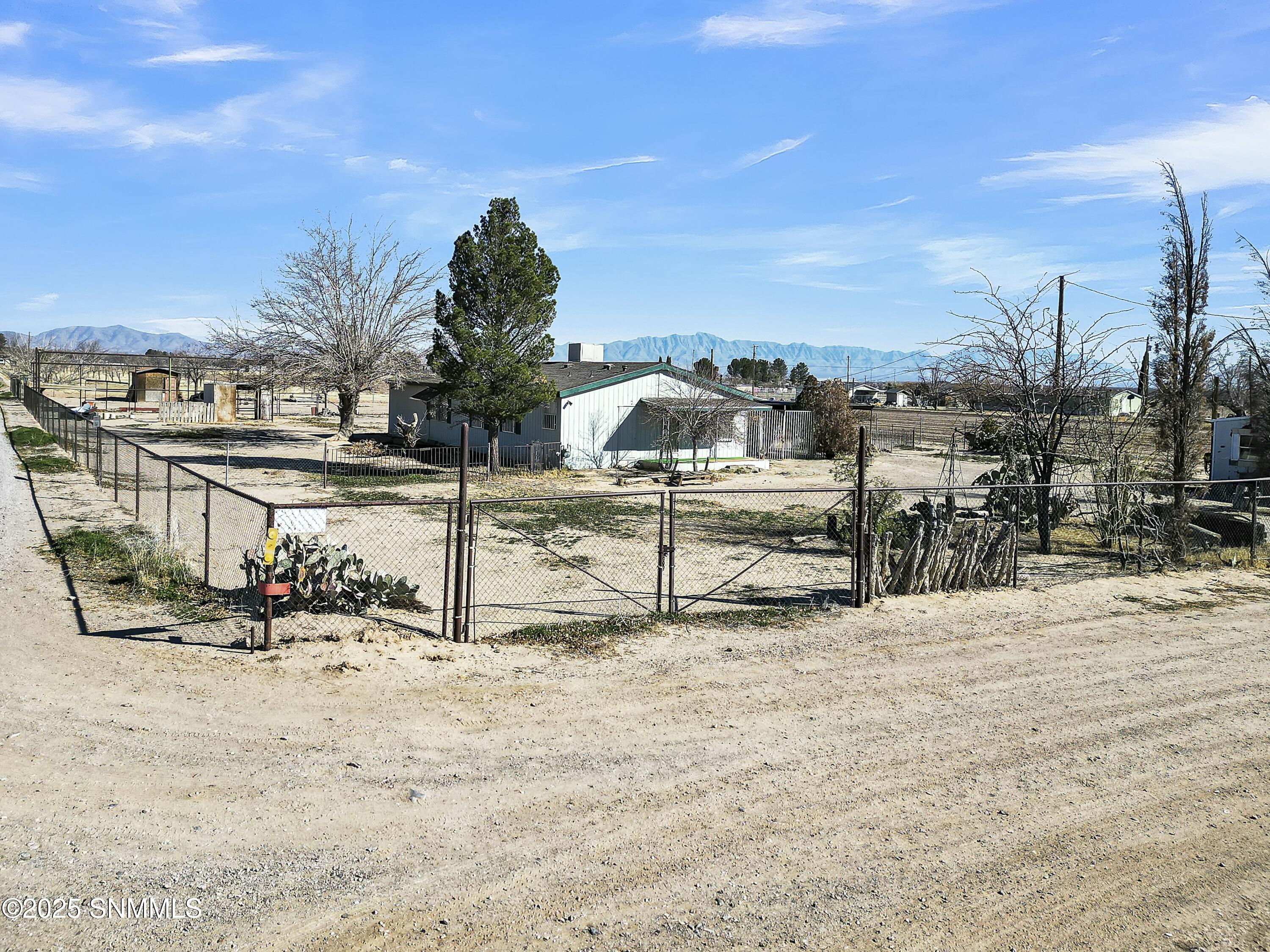 615 W Ojito De Madrid Drive Property Photo 8