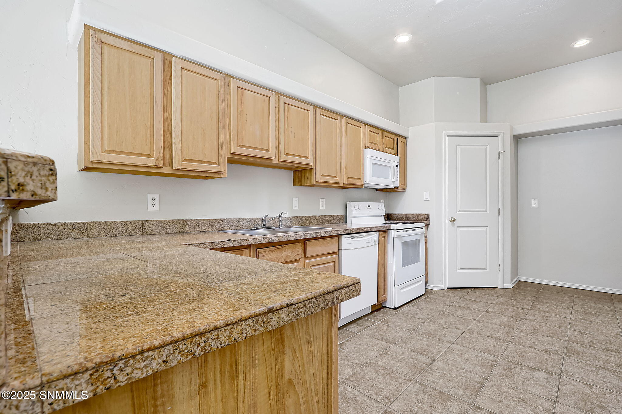 2214 Dakota Drive A Property Photo 12