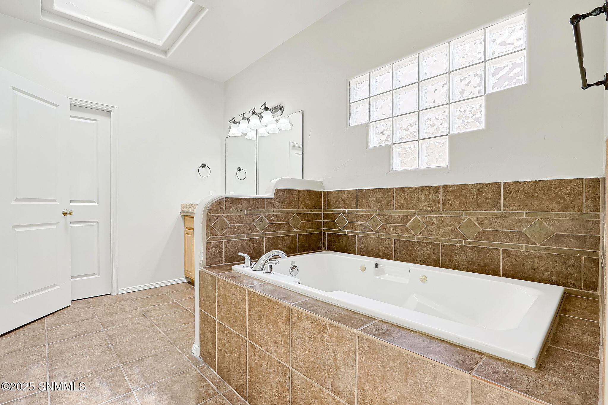 2214 Dakota Drive A Property Photo 24