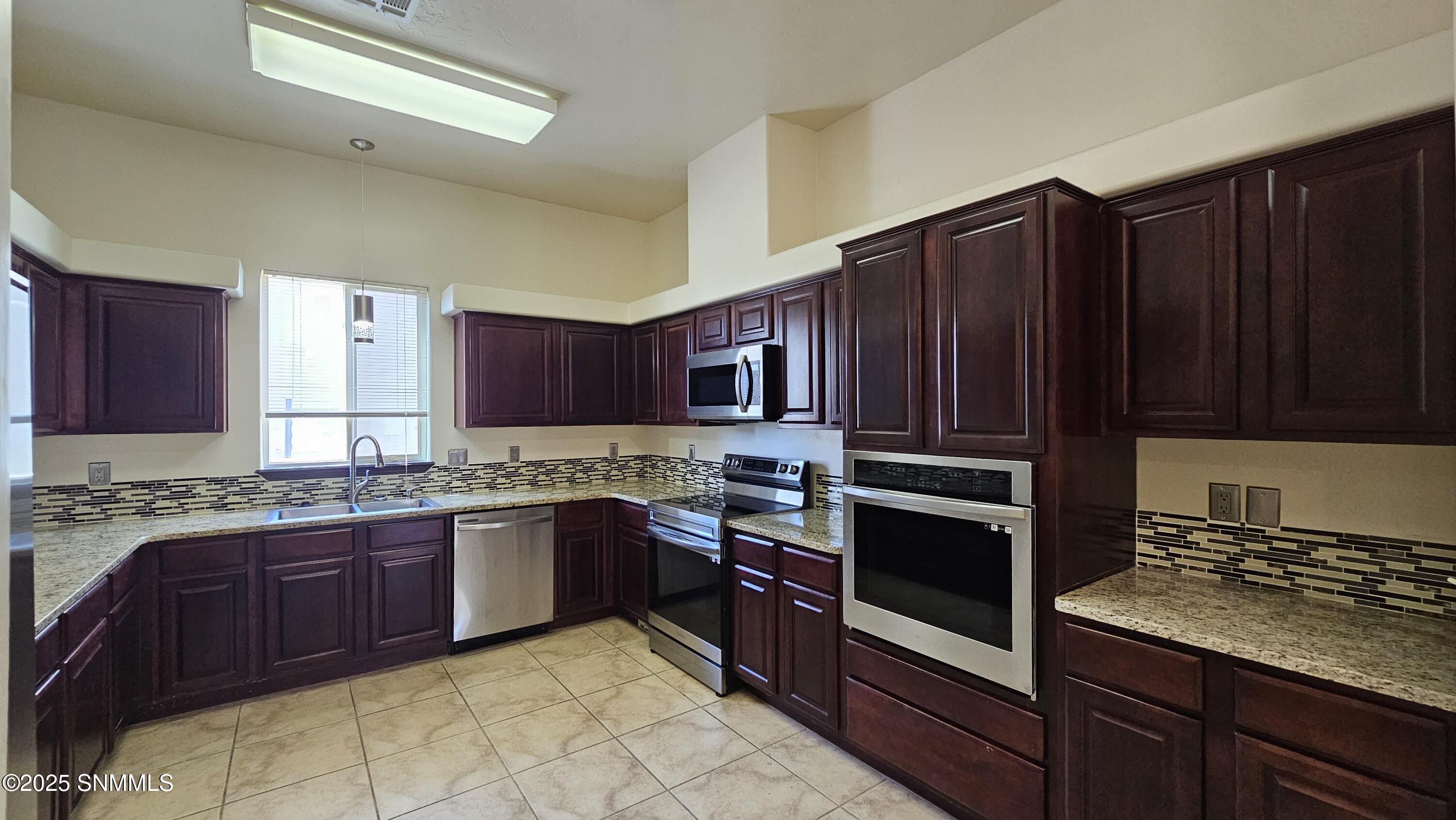 4268 Capistrano Avenue Property Photo 15
