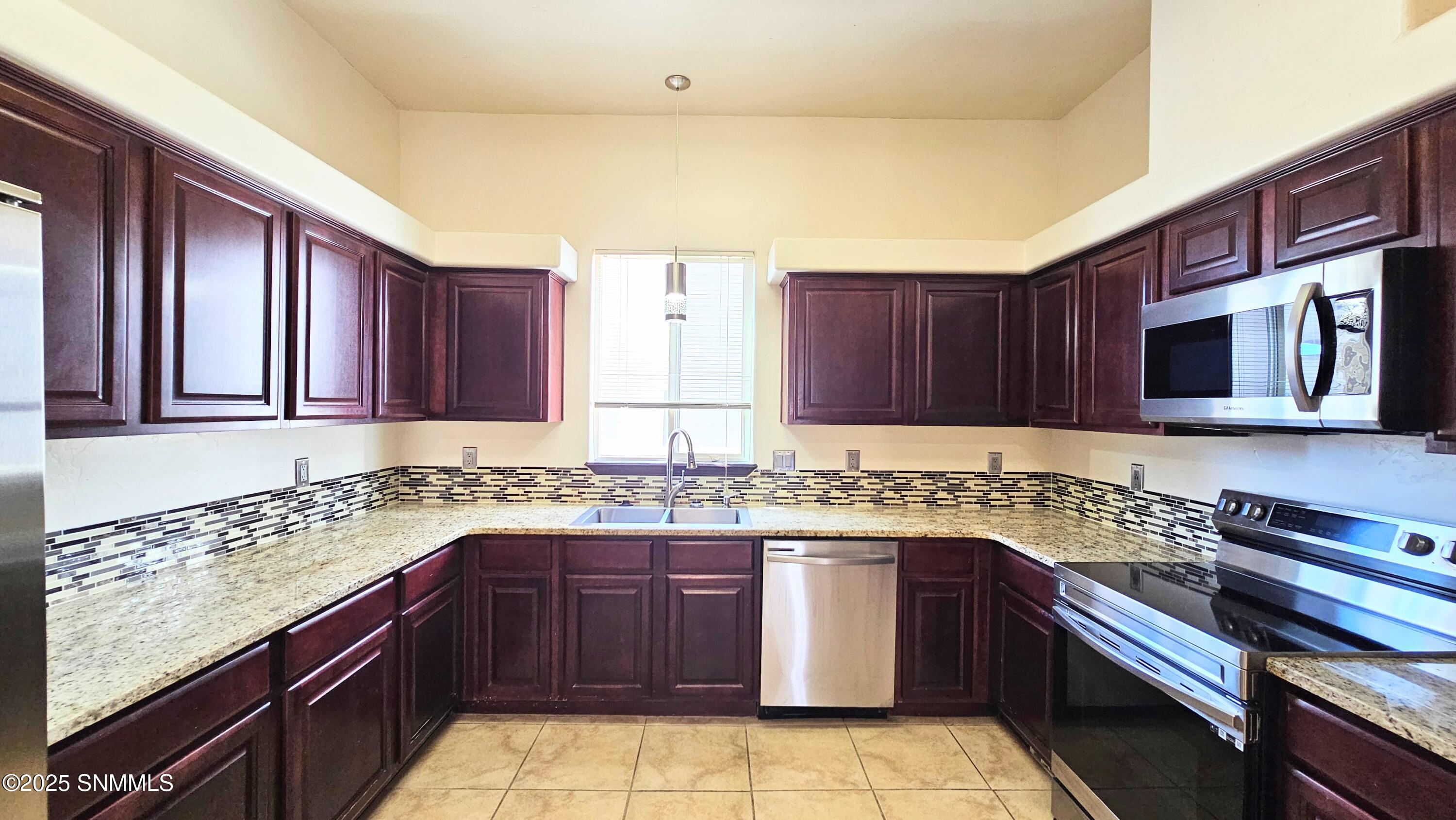 4268 Capistrano Avenue Property Photo 17