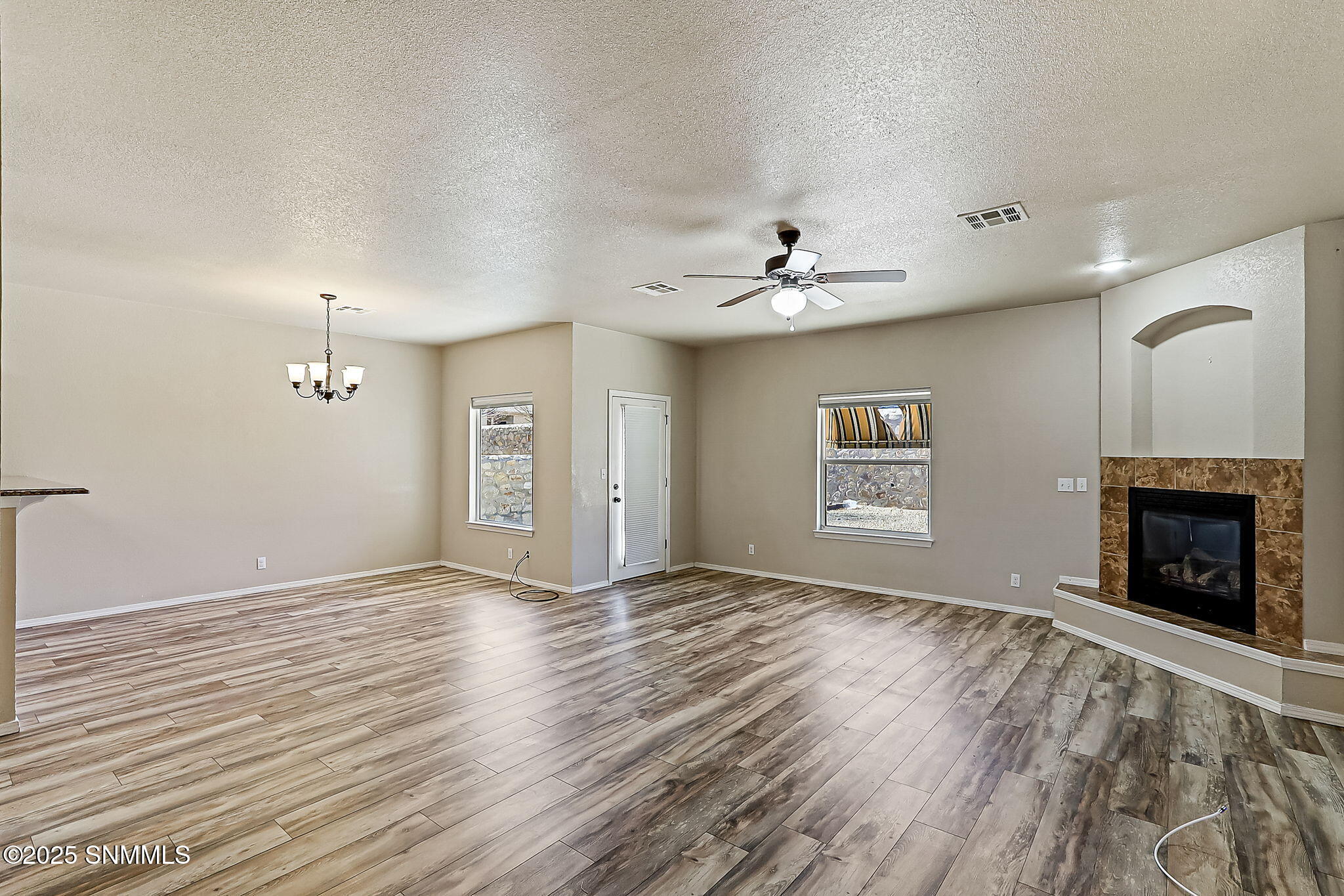 5609 Wales Drive Property Photo 7