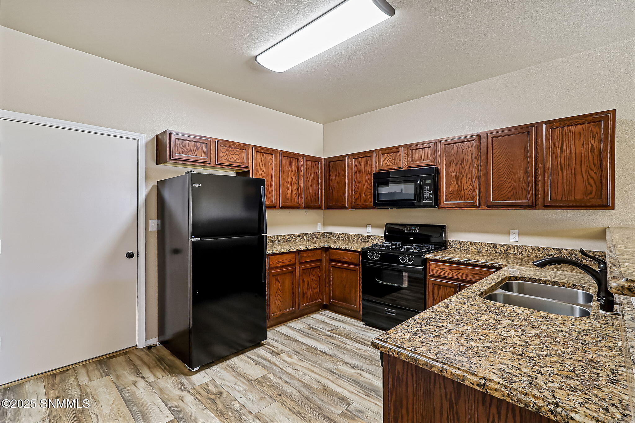 5609 Wales Drive Property Photo 14