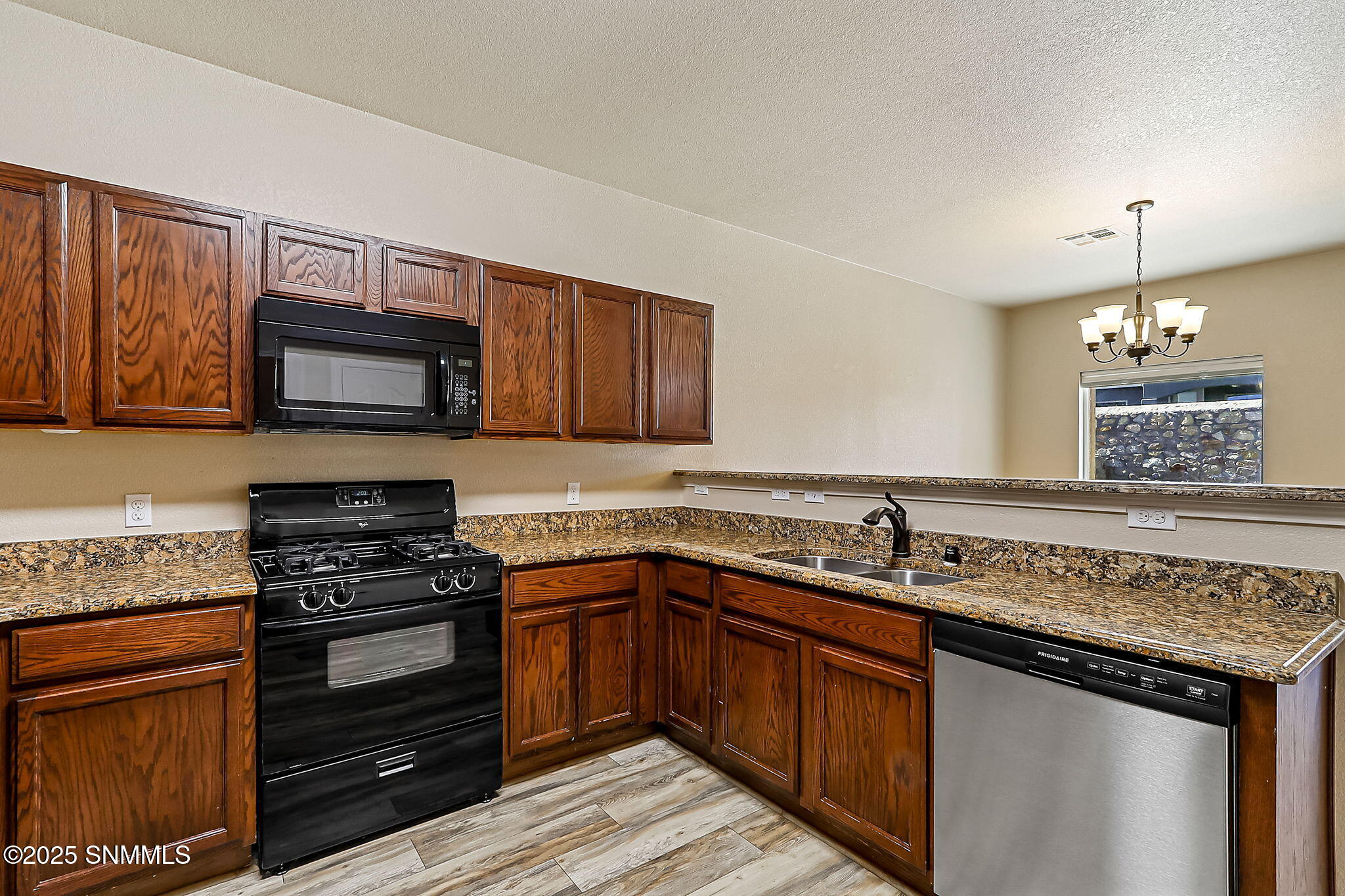 5609 Wales Drive Property Photo 16