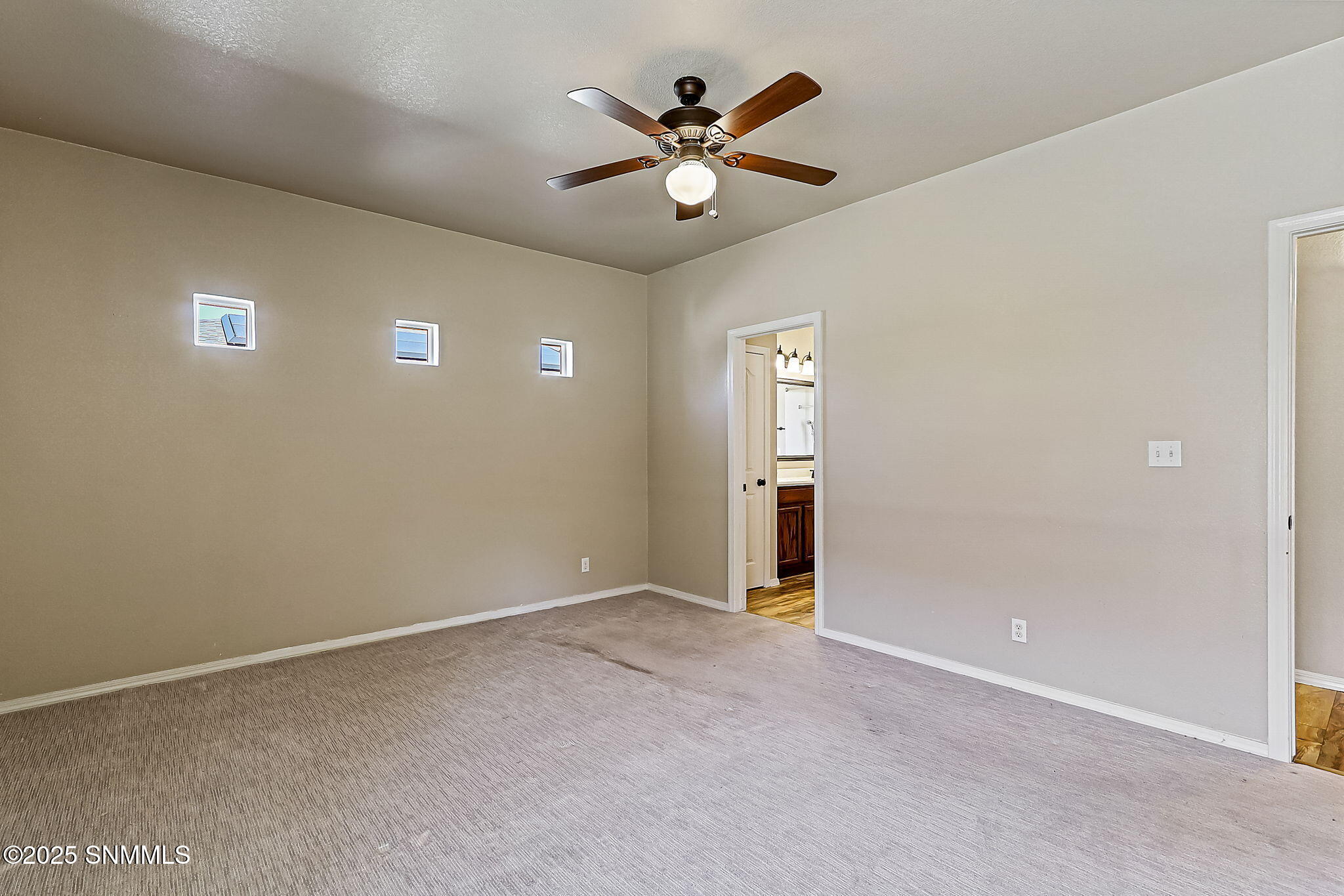 5609 Wales Drive Property Photo 28