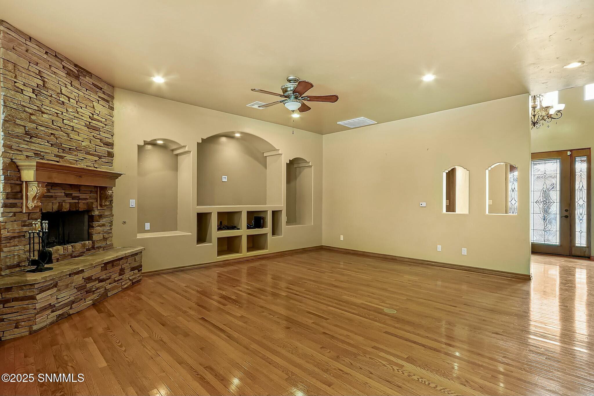 4550 Mesa Rico Drive Property Photo 13