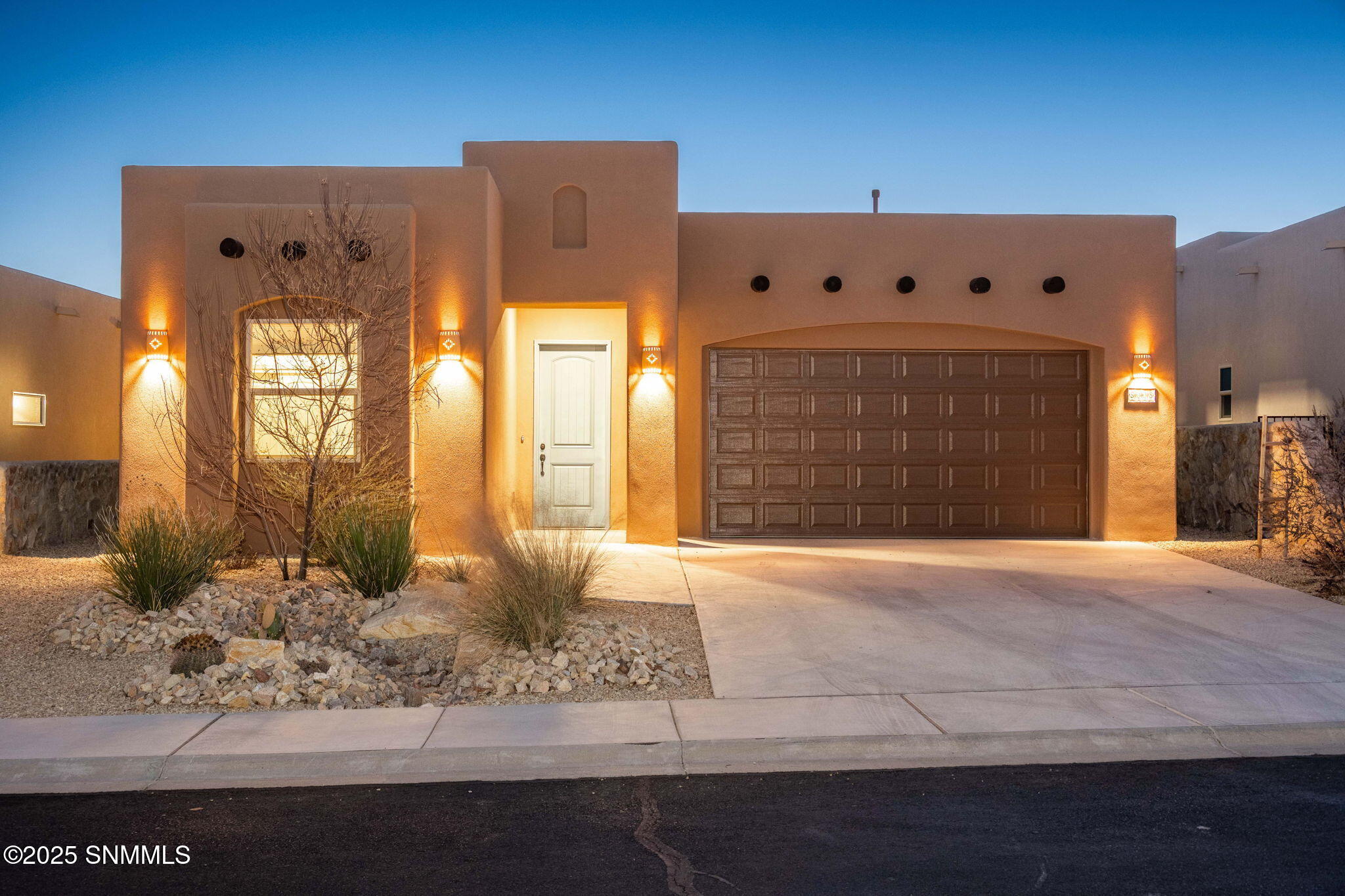 8008 Willow Bloom Circle Property Photo 1