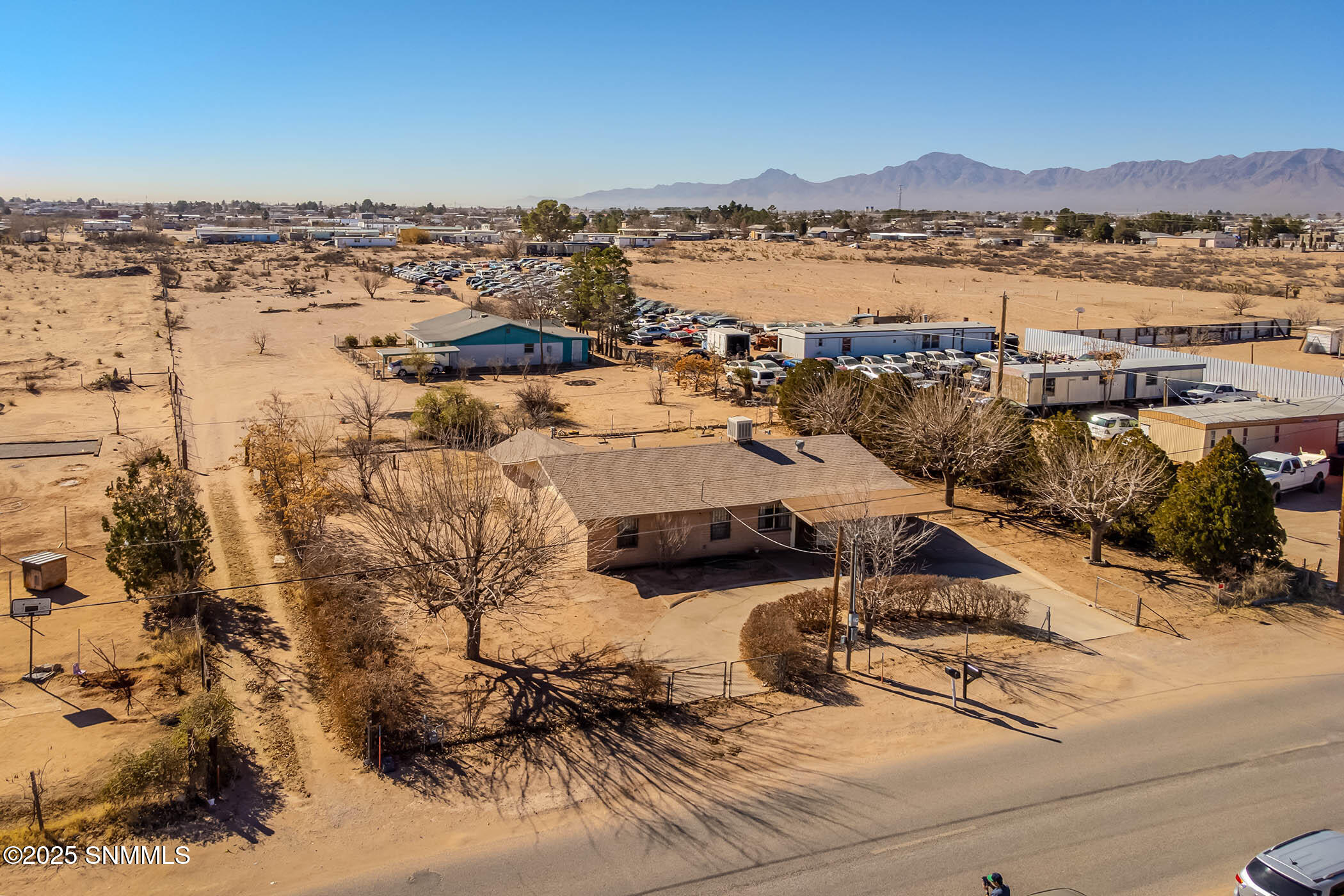 733 El Paseo Drive 1 & 2 Property Photo 3