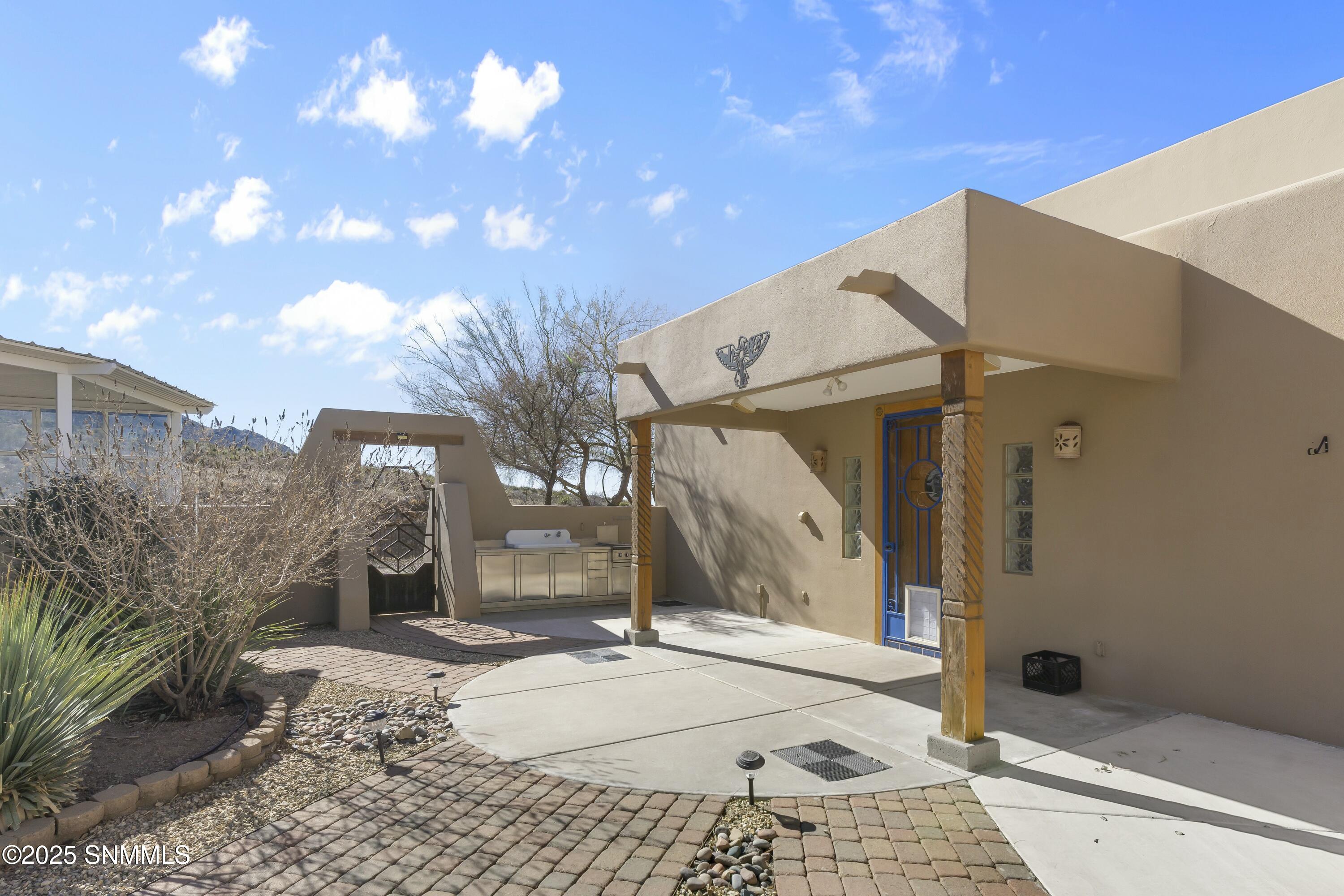 15554 Space Murals Lane Property Photo 7