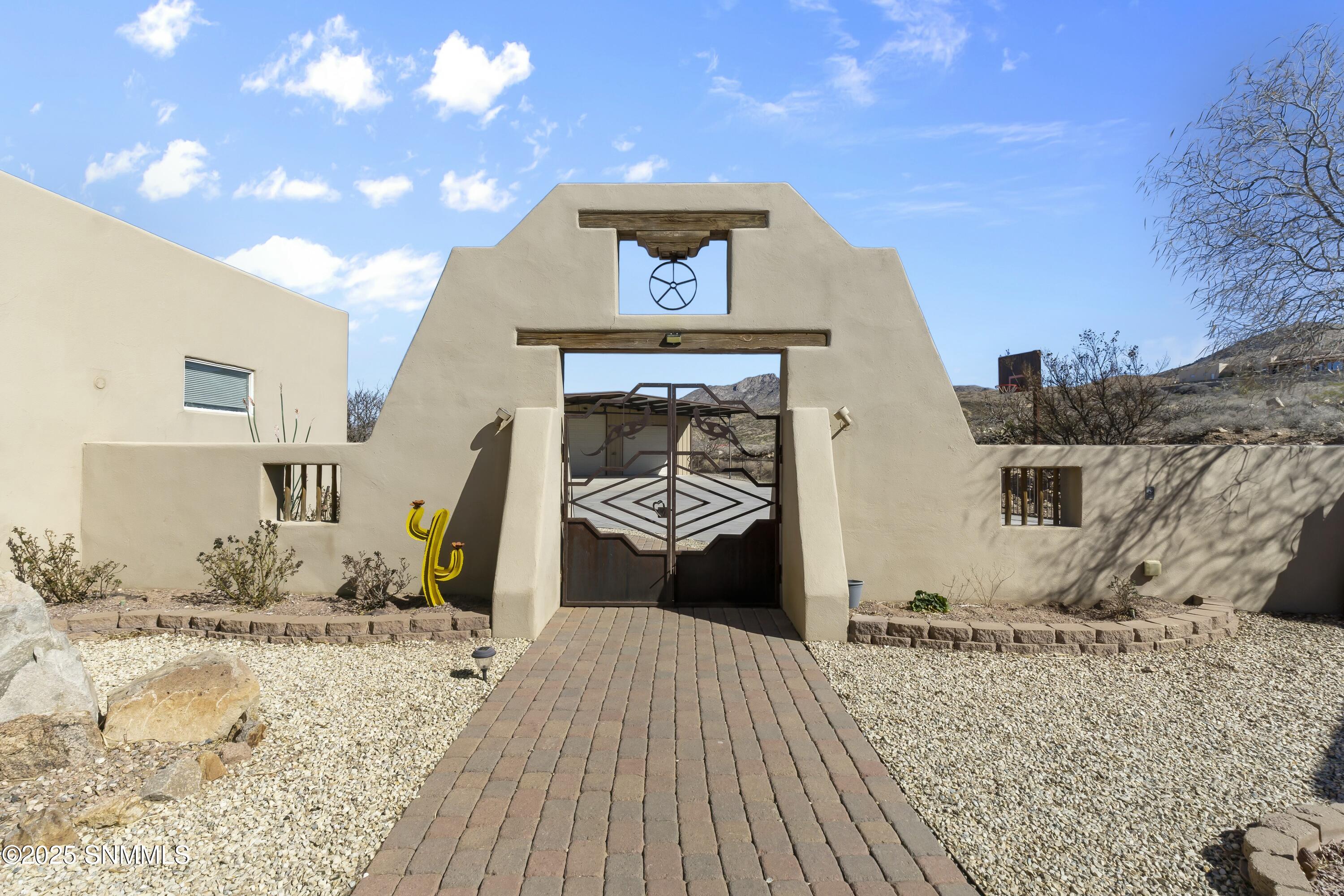 15554 Space Murals Lane Property Photo 8