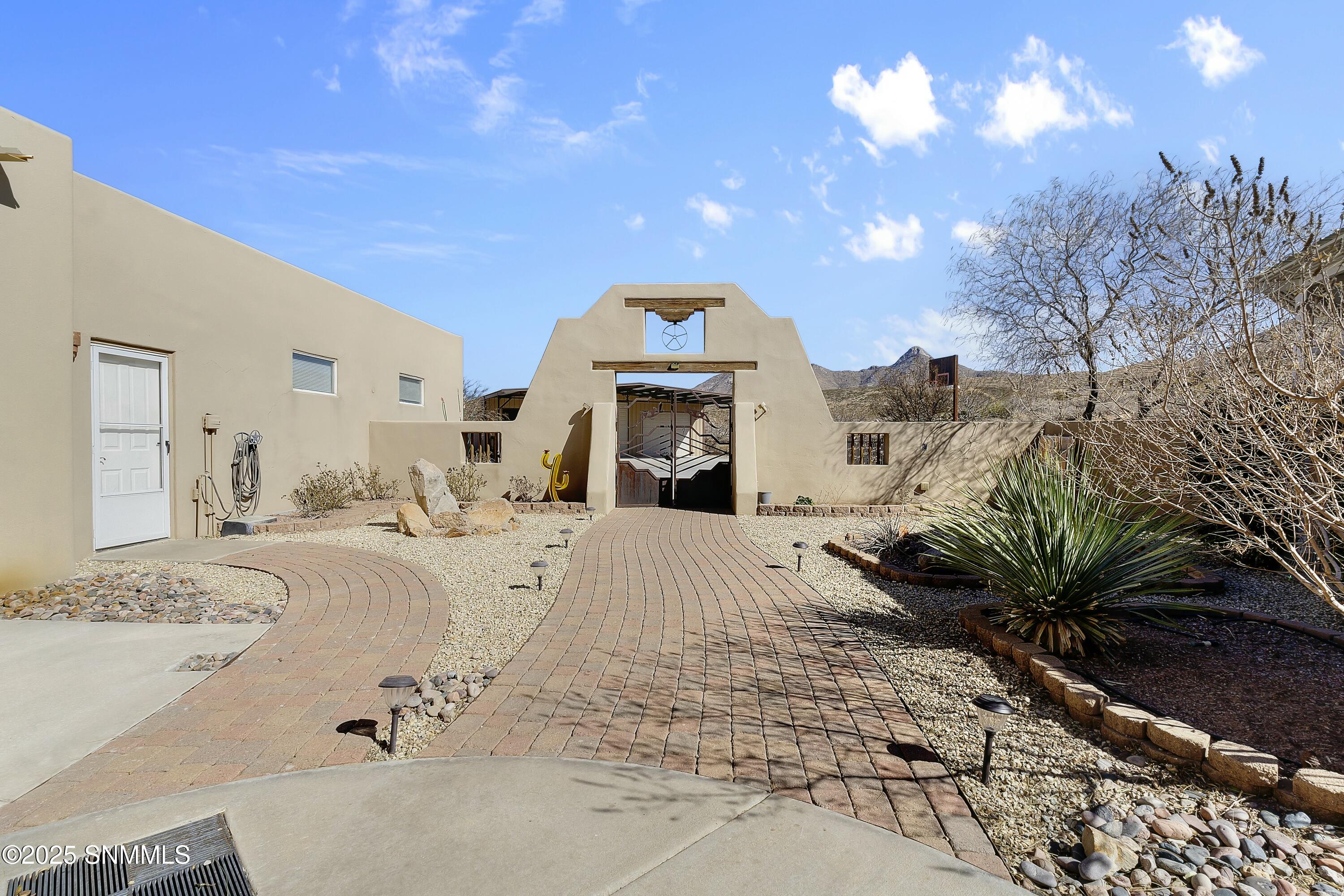 15554 Space Murals Lane Property Photo 9