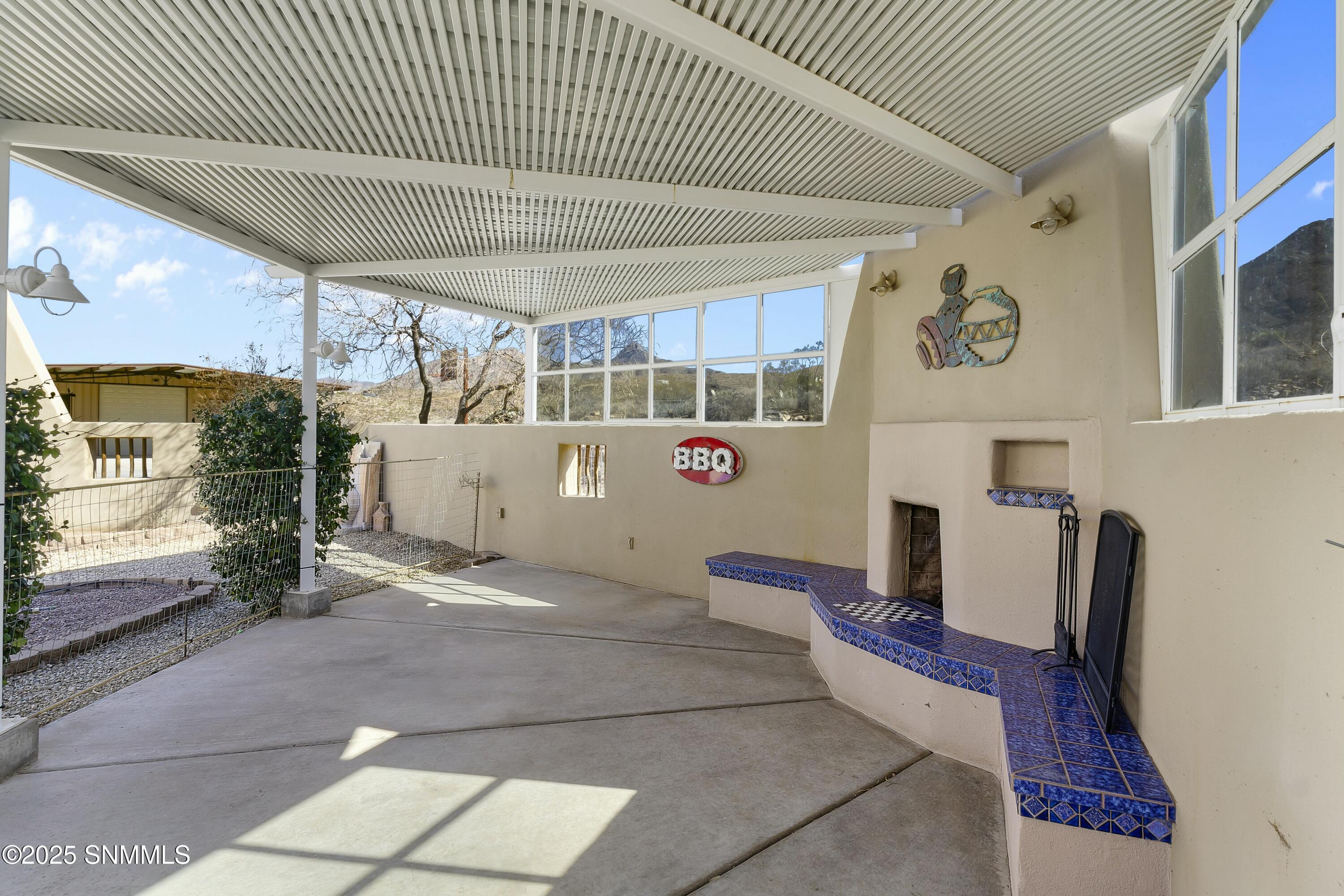 15554 Space Murals Lane Property Photo 11