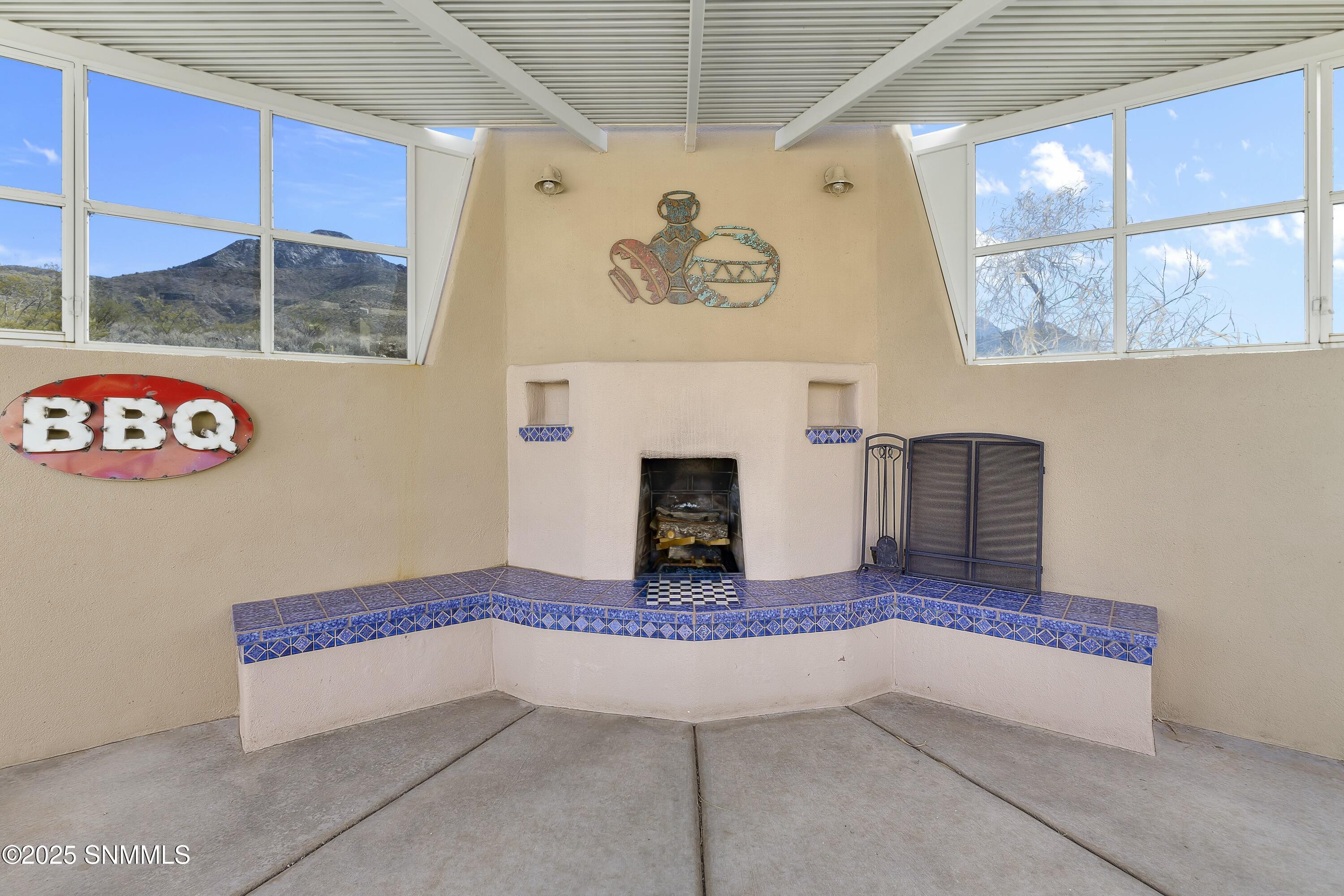 15554 Space Murals Lane Property Photo 12