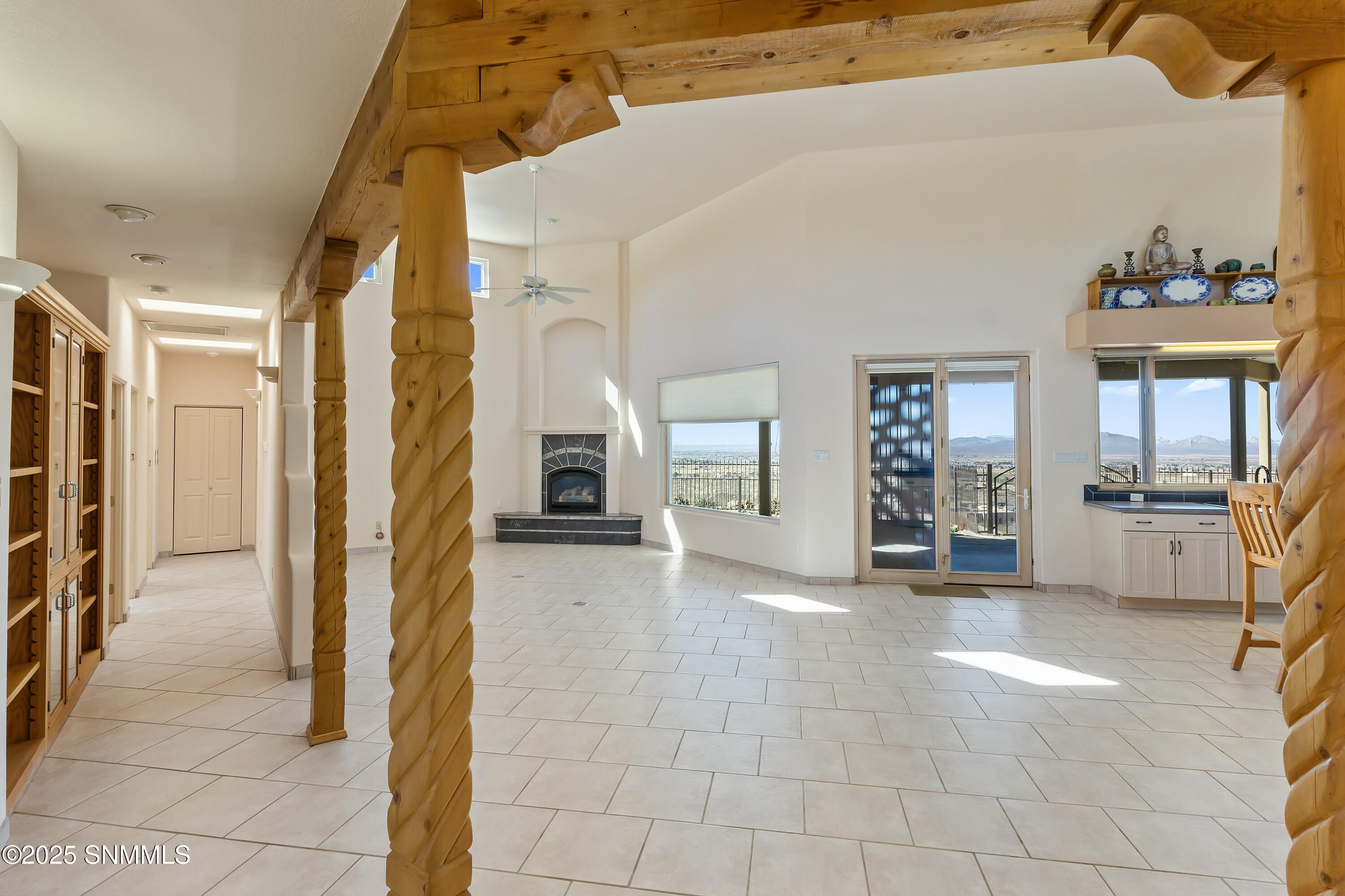 15554 Space Murals Lane Property Photo 16