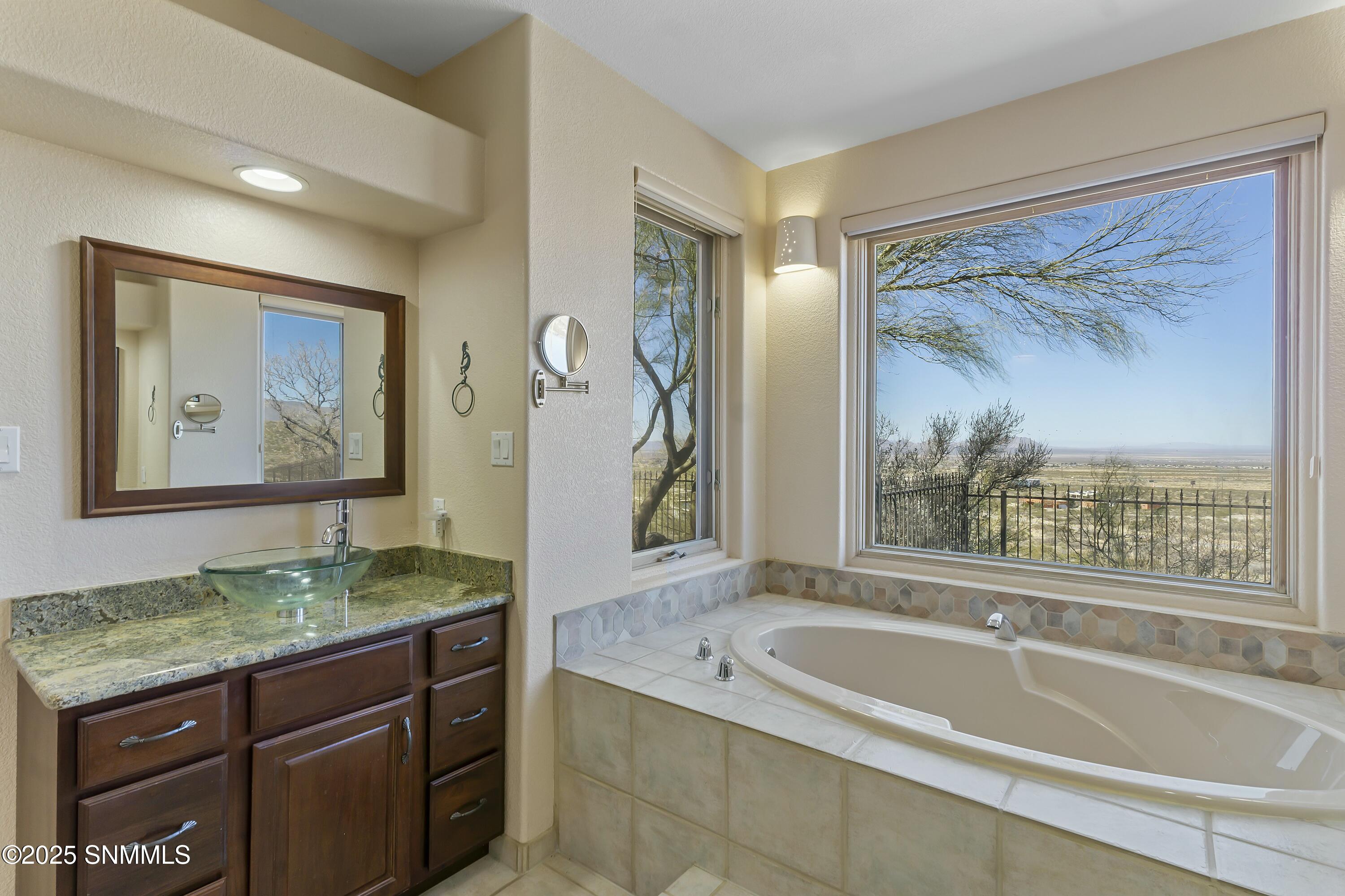 15554 Space Murals Lane Property Photo 37