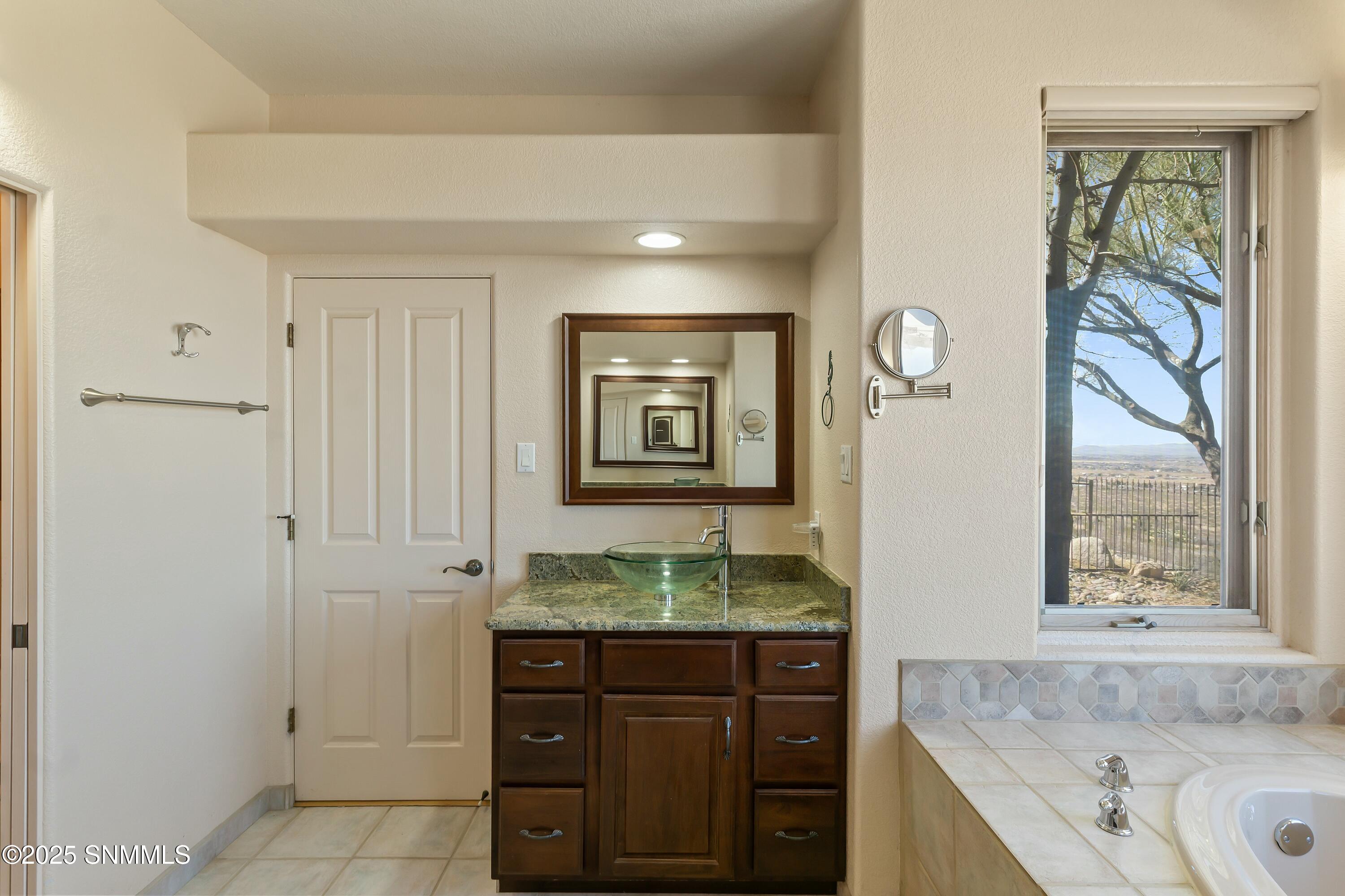 15554 Space Murals Lane Property Photo 38
