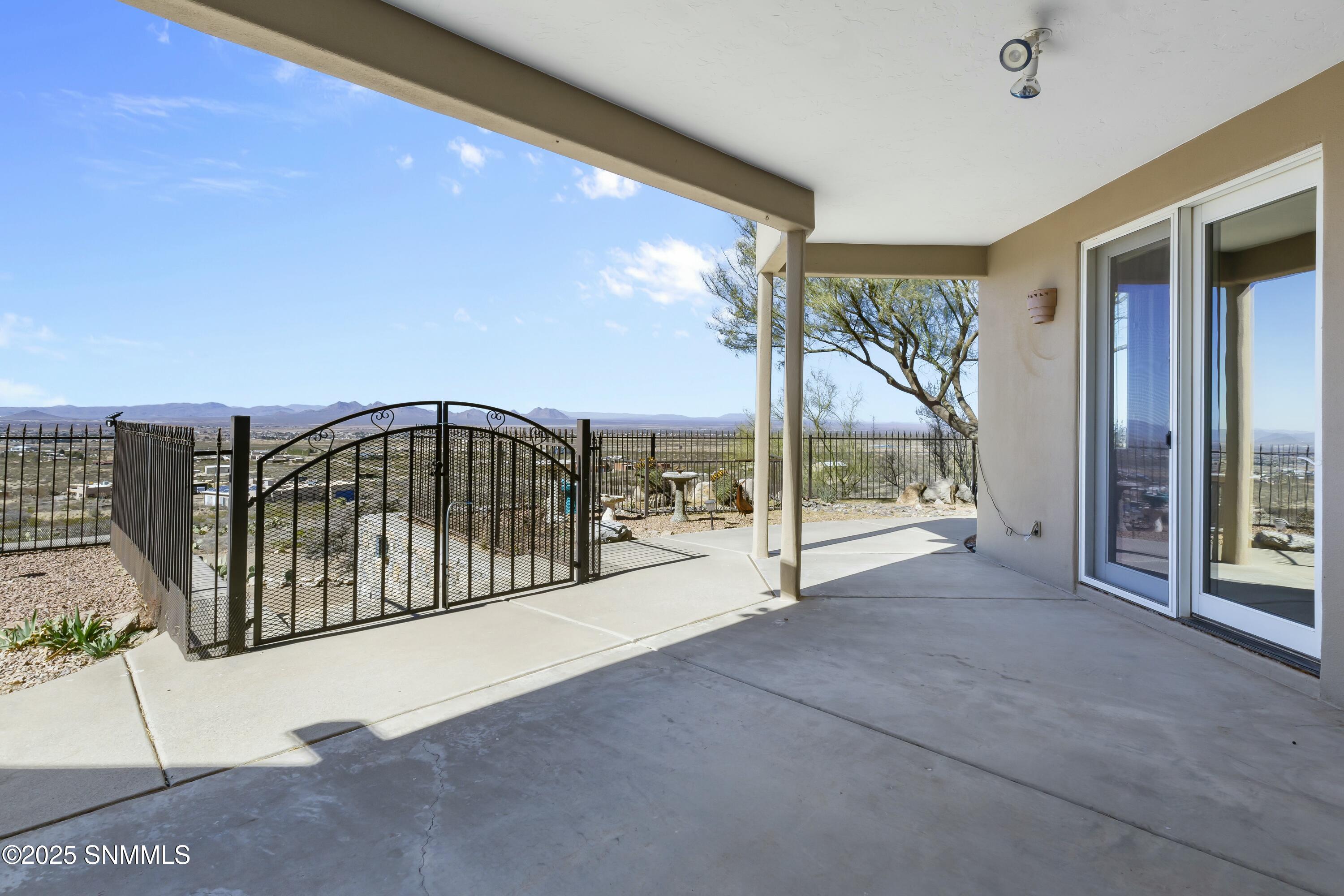 15554 Space Murals Lane Property Photo 57